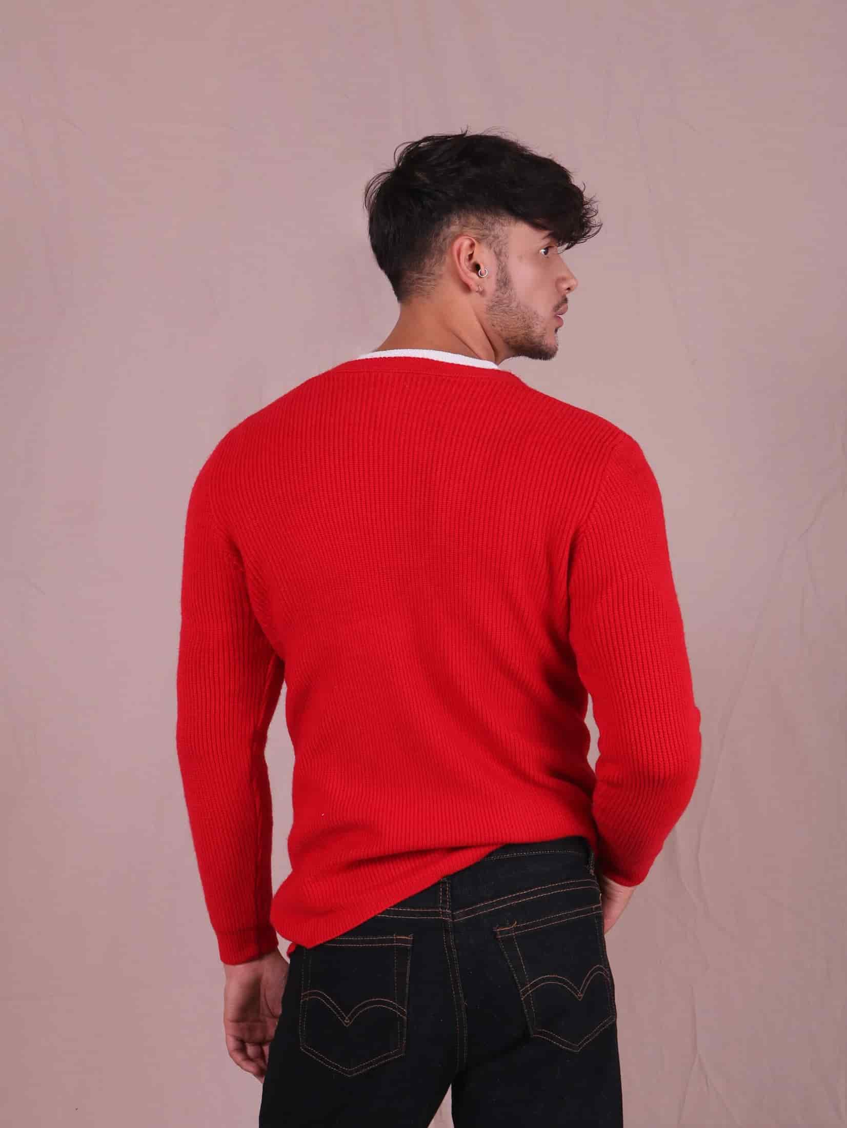 The red Sweater - miniatura 3