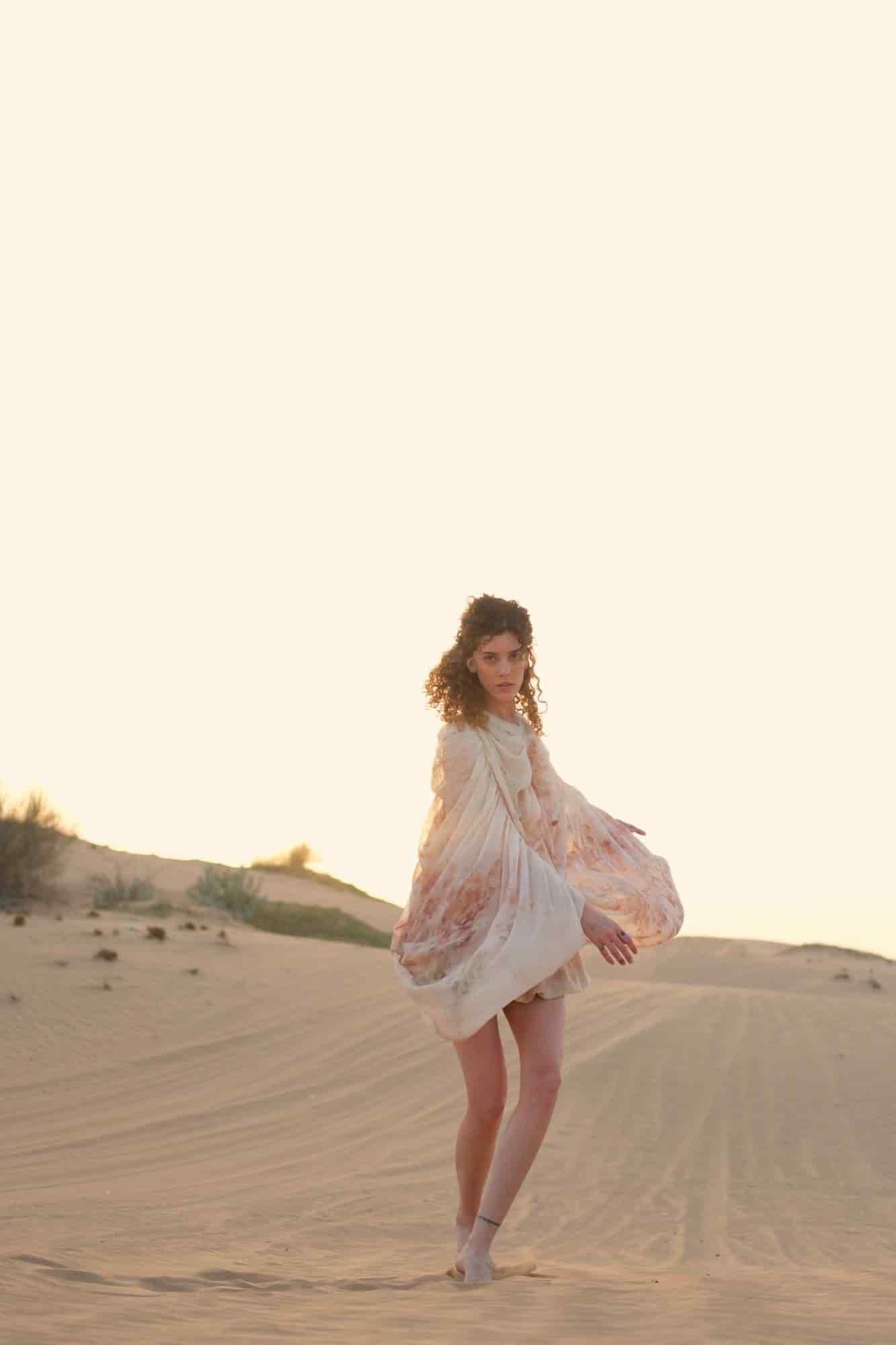 Rose Draped Silk Georgette Cape - miniatura 2