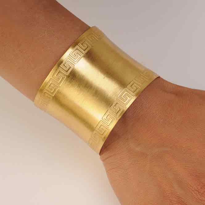 Brazalete de Aro Liso con Borde Decoración Precolombina. Convexo - miniatura 2