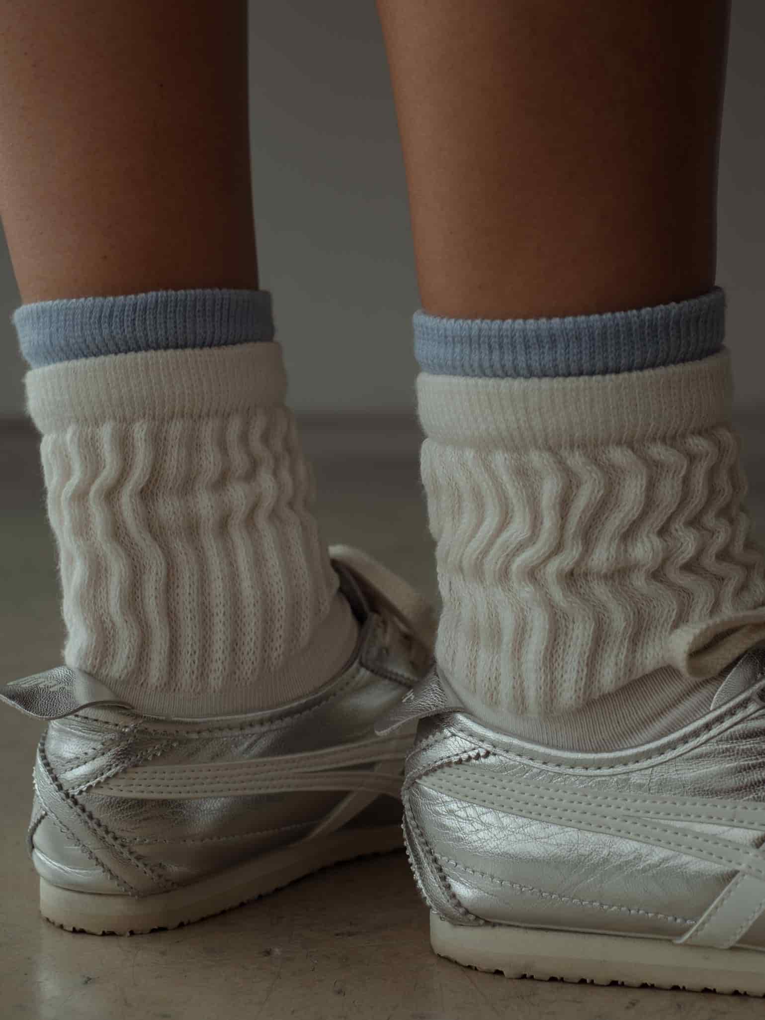 MIDI LAYERING SOCKS - SOFT WHITE & BABY BLUE - miniatura 5