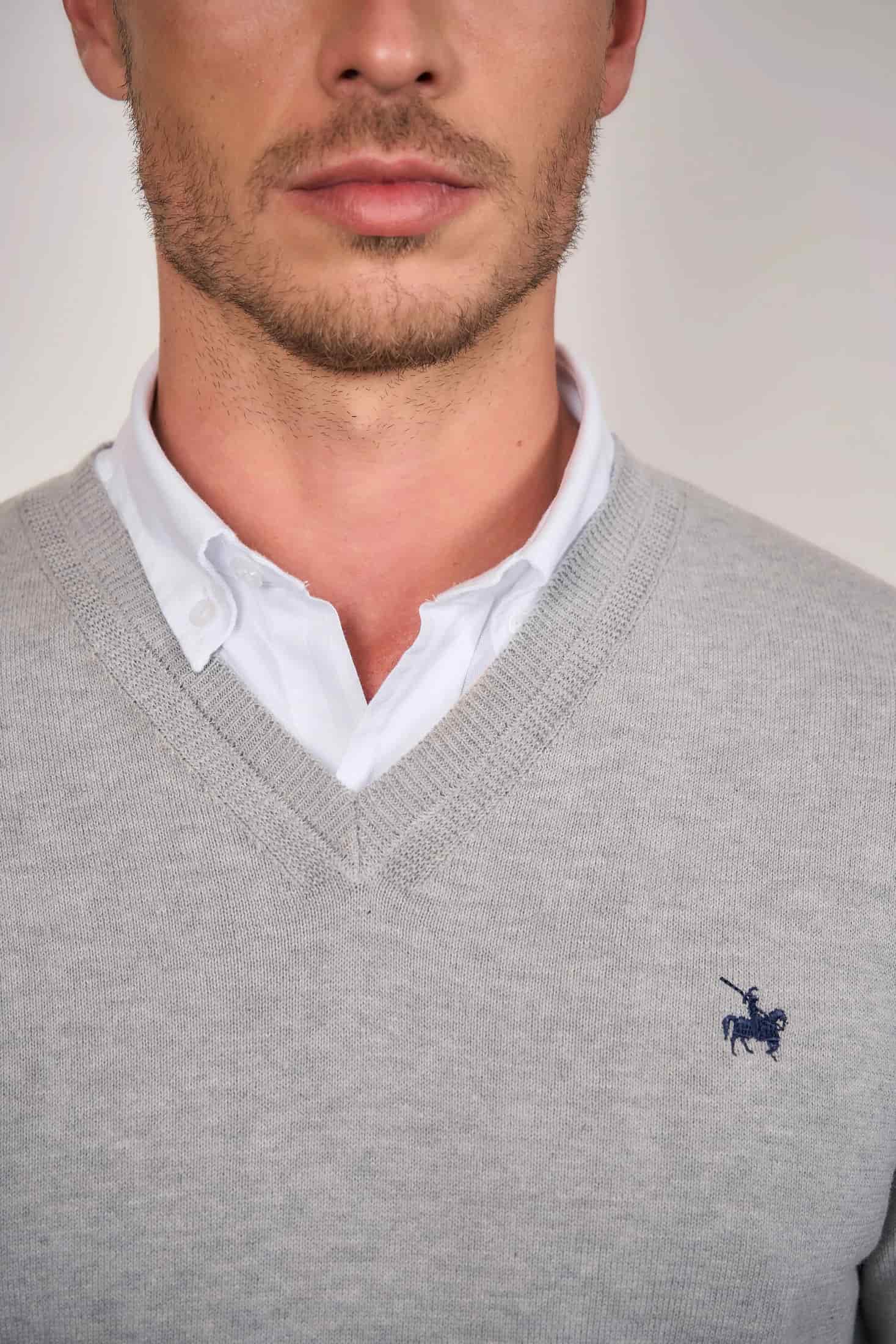 Suéter V neck Hombre Gris Claro - miniatura 2