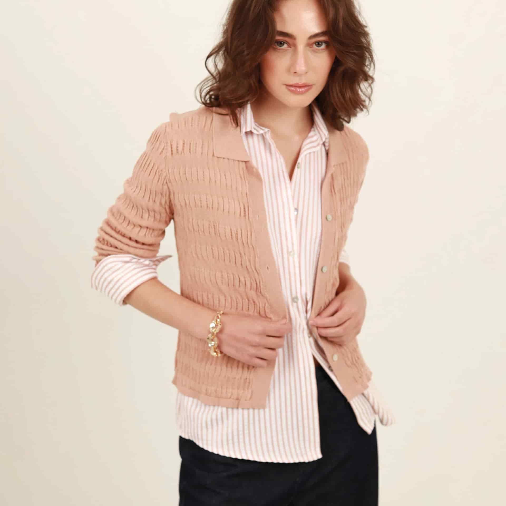 Sweater cárdigan corto cuello camisero con textura - miniatura 7