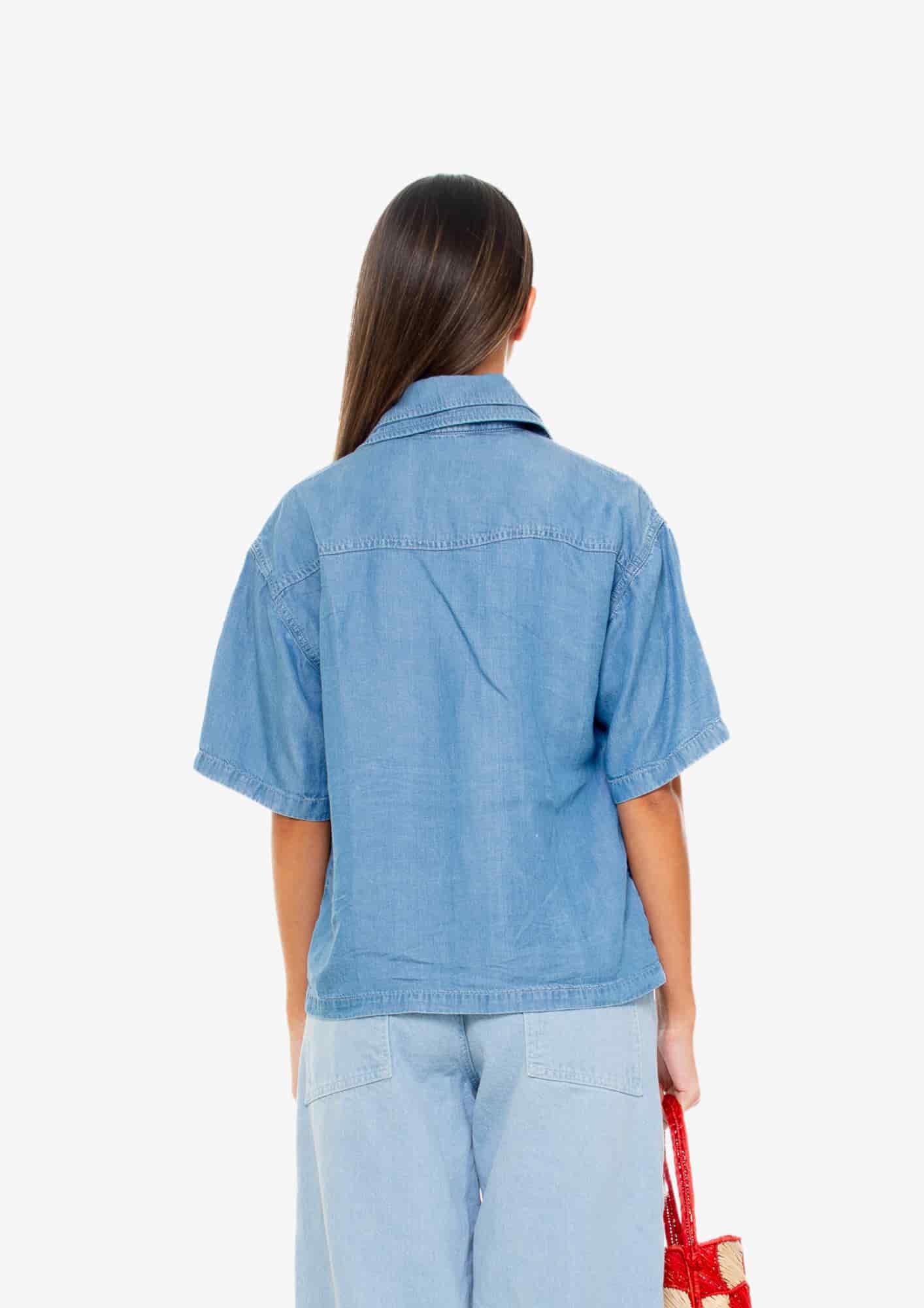Light-Wash Short-Sleeve Double Neck Shirt - miniatura 2