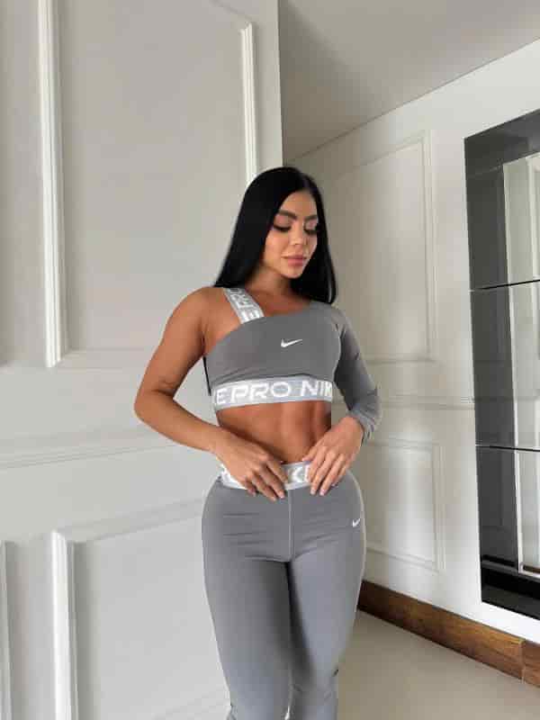 SET NIKE LEGGINS PLATEADO - miniatura 4