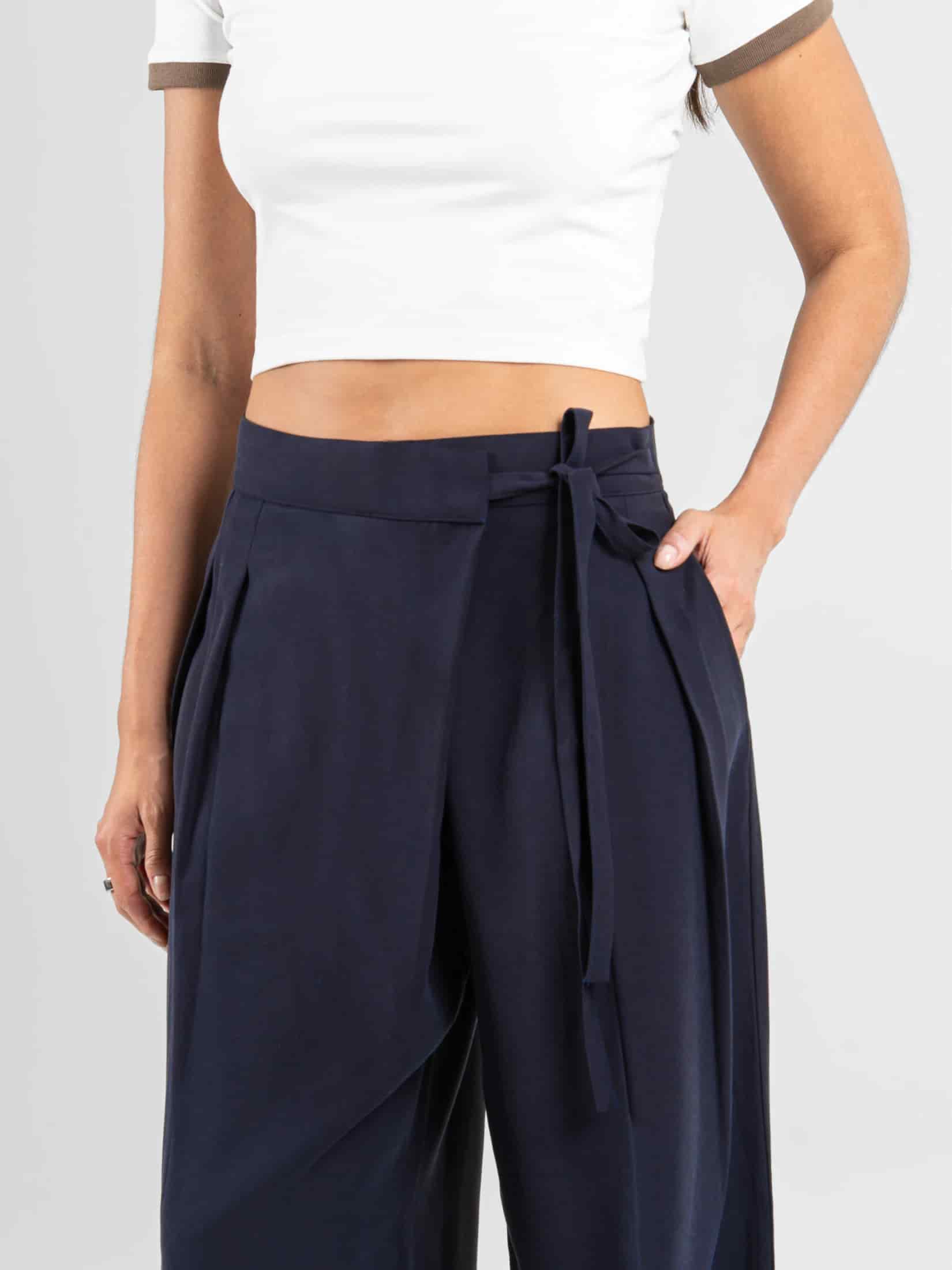 Ref: 0620576 Pantalón palazzo, tejido plano liviano, detalle delantero, tono azul oscuro - miniatura 4
