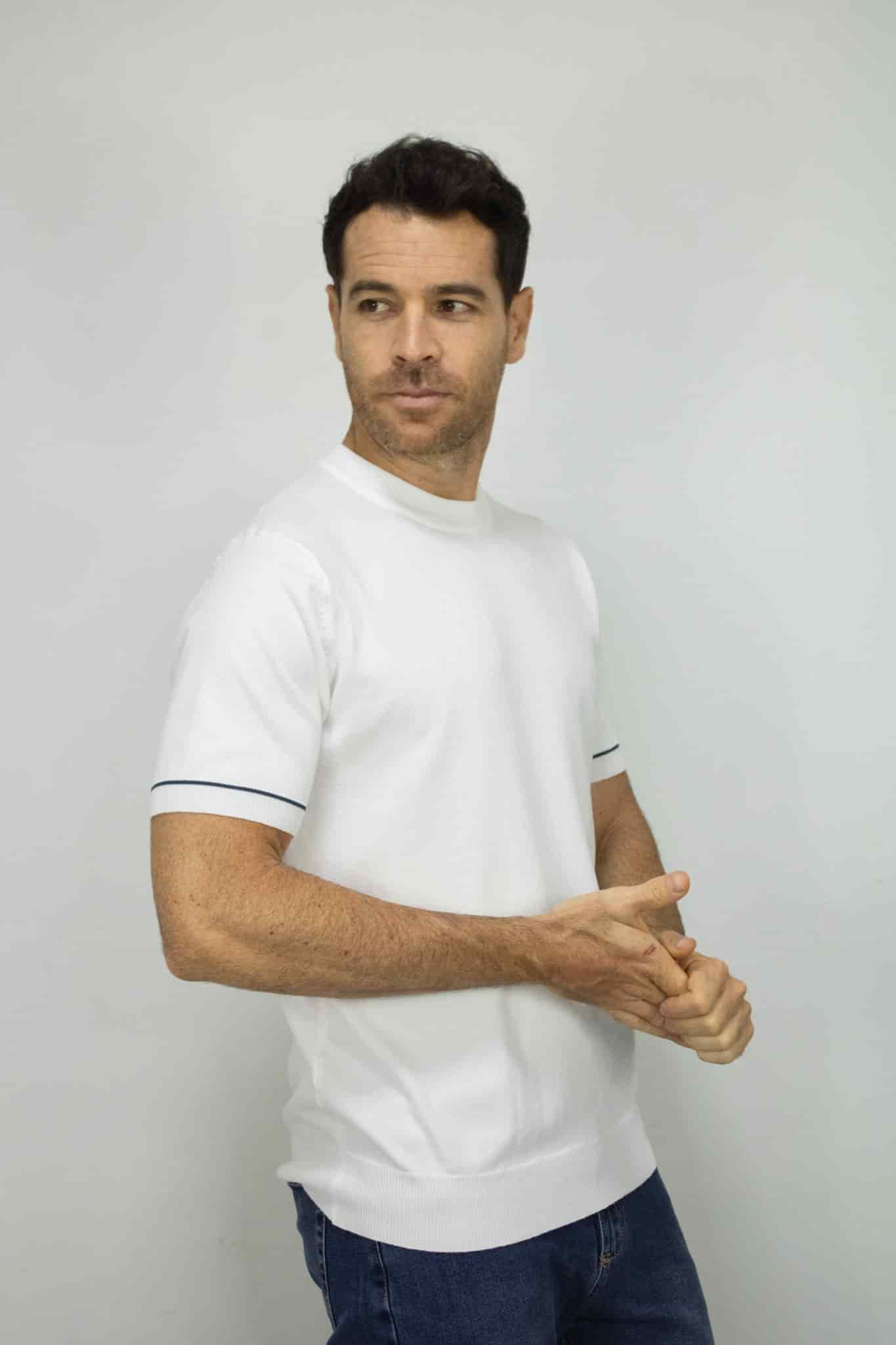 CAMISETA TEJIDA BLANCA PARA HOMBRE - miniatura 2