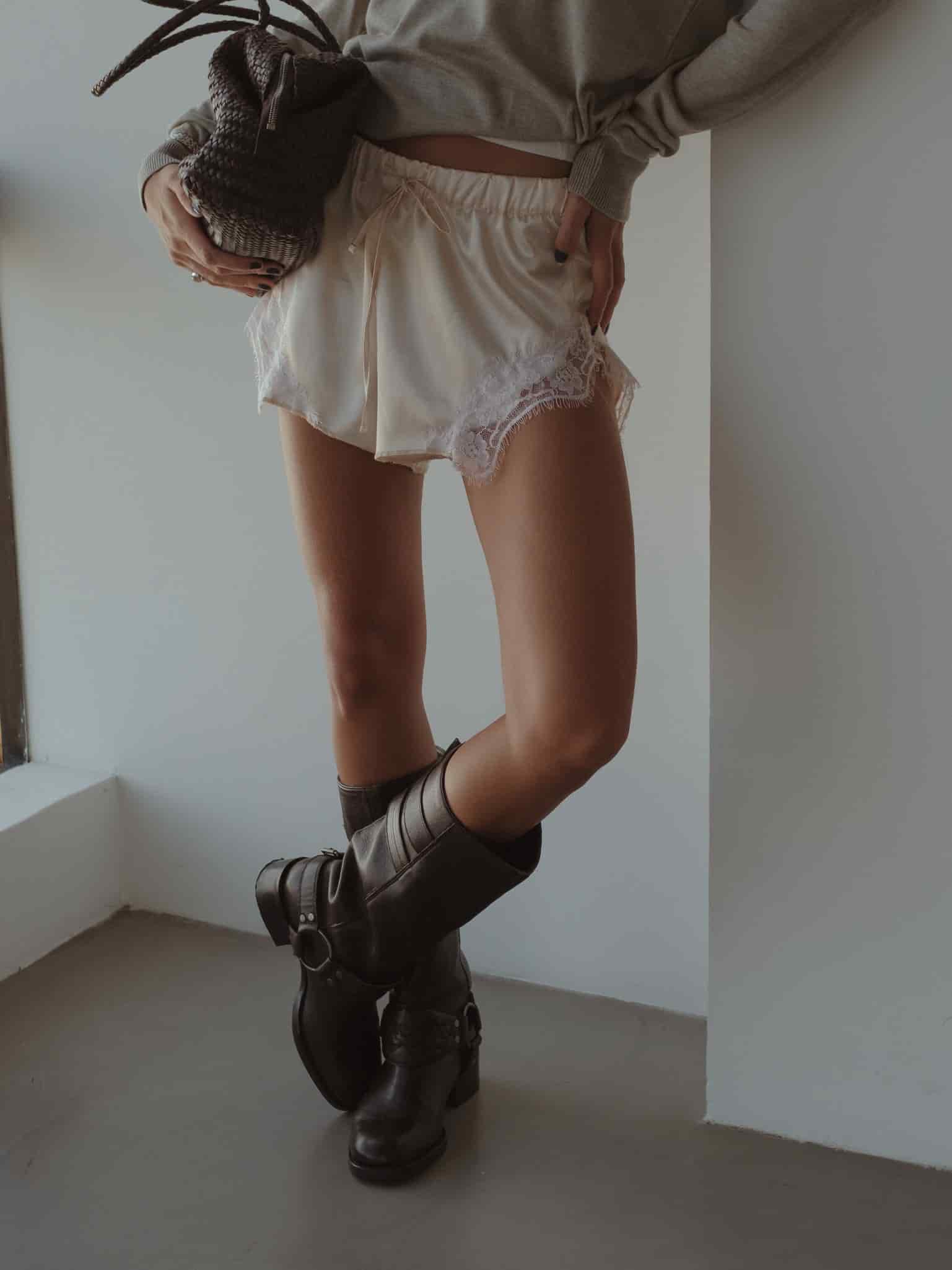 BLONDE MINI SHORT - SOFT WHITE - miniatura 4