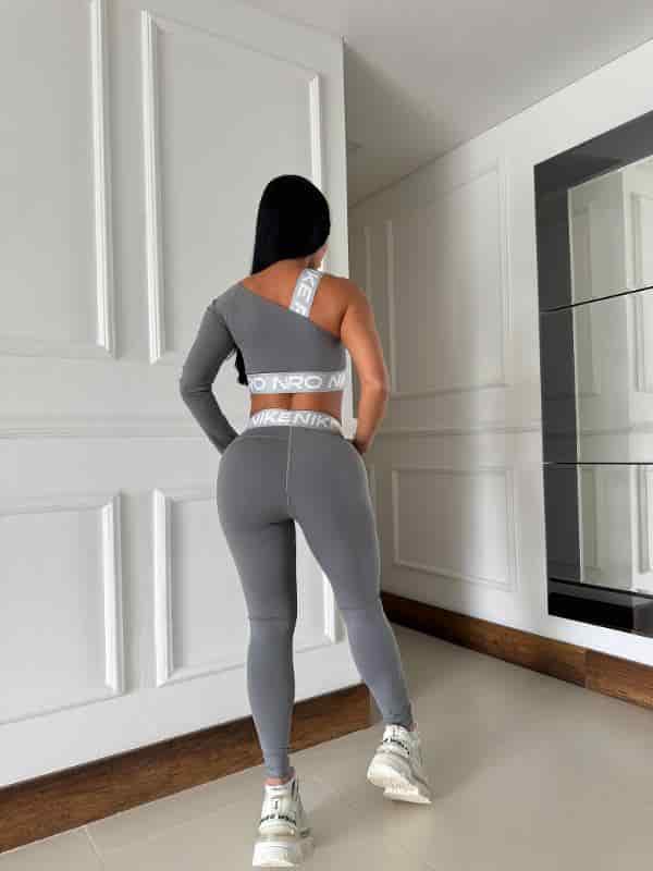 SET NIKE LEGGINS PLATEADO - miniatura 3