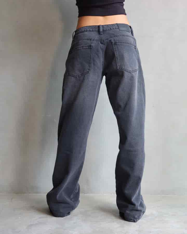 JEAN LOW WIDE FIT TIRO BAJO ANCHO NEGRO - miniatura 5