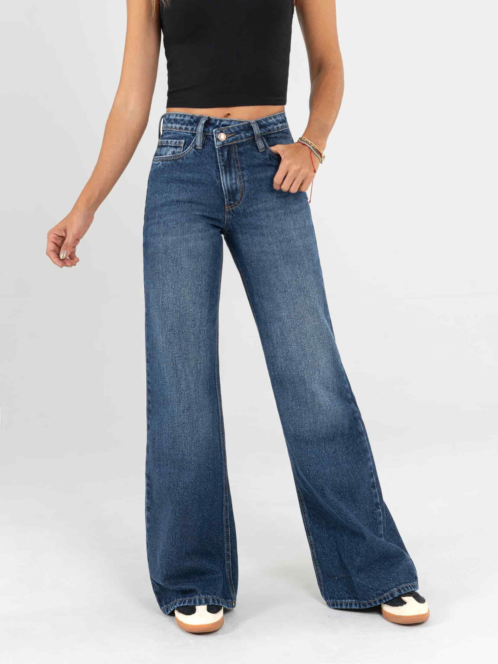 Ref: 064976 Jean Mom Flare, rígido, tiro alto, tono azul oscuro, detalle en pretina. - miniatura 1