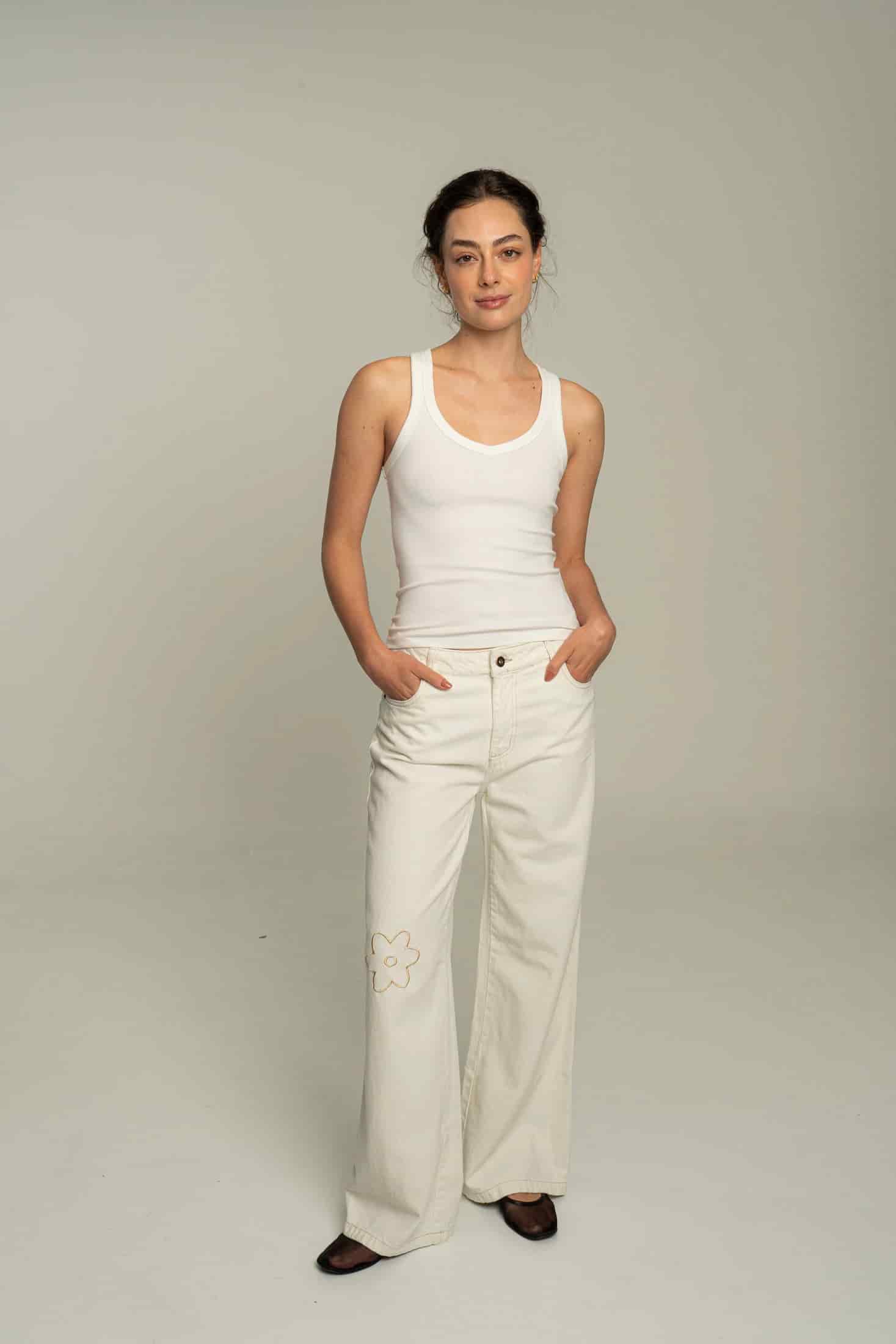 Jeans Flor Bordada Crudo - miniatura 12