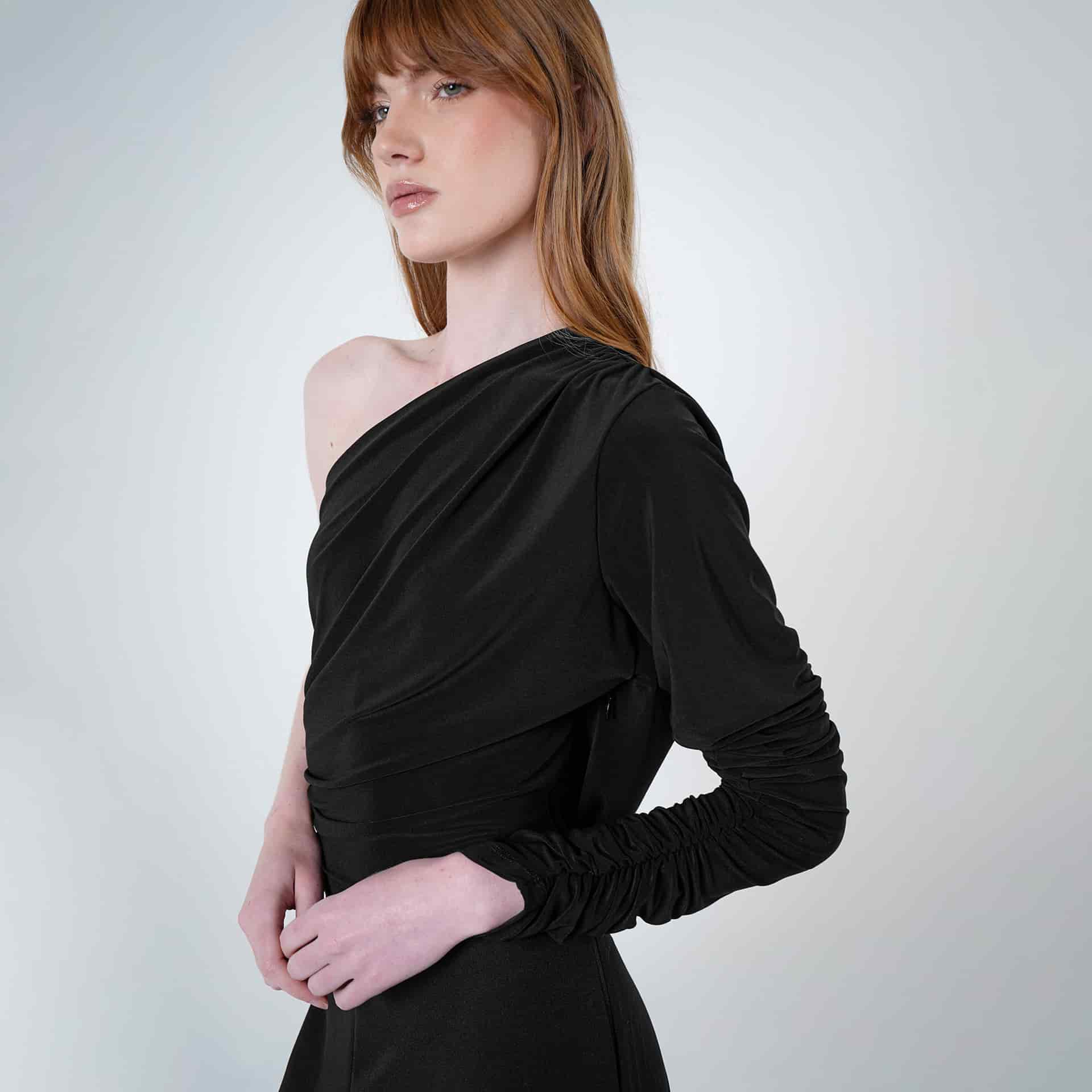 Vestido enterizo largo cuello asimétrico elegante - miniatura 2