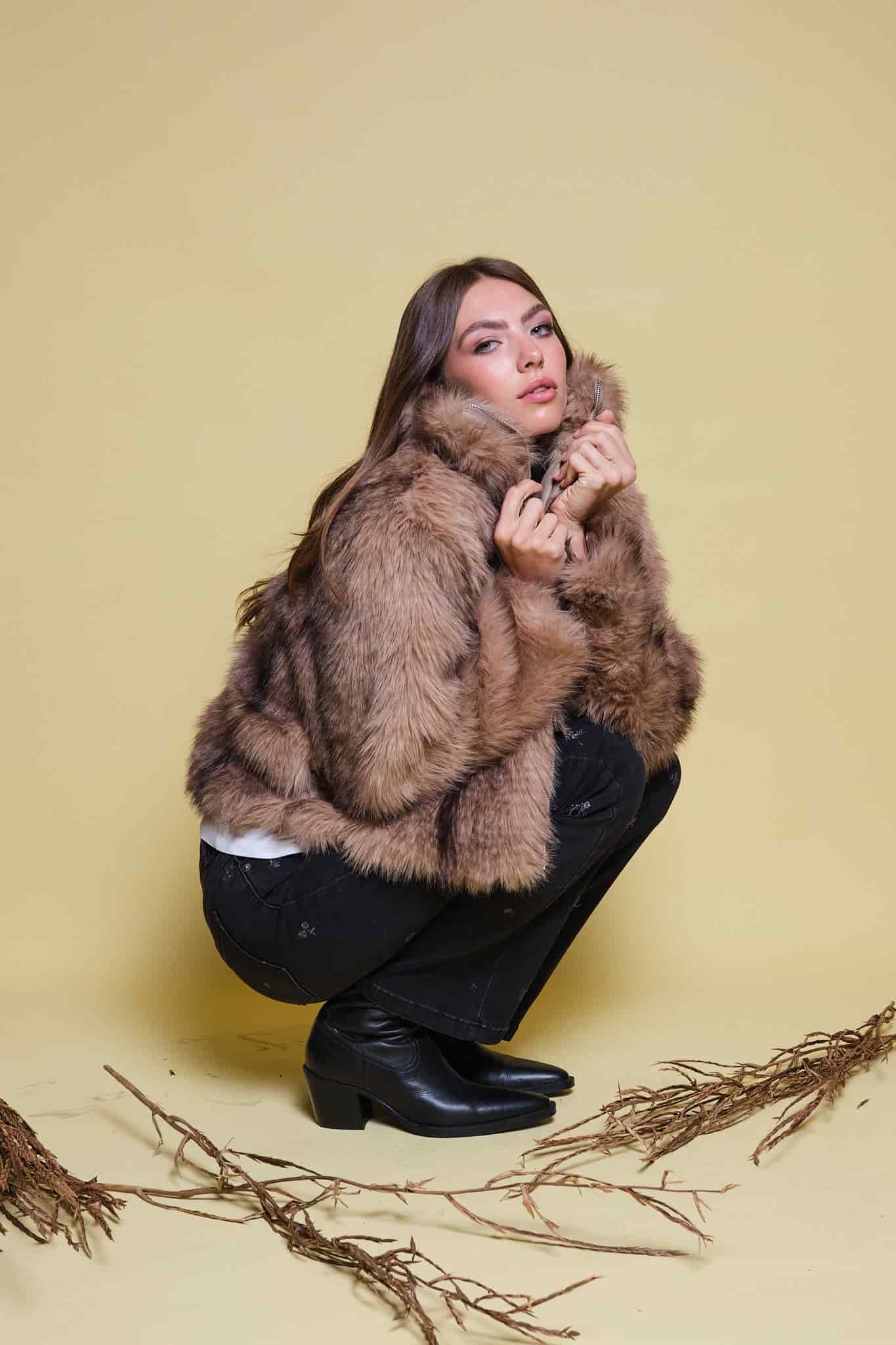 CHAQUETA FAUX FUR CUELLO FUNNEL - miniatura 5