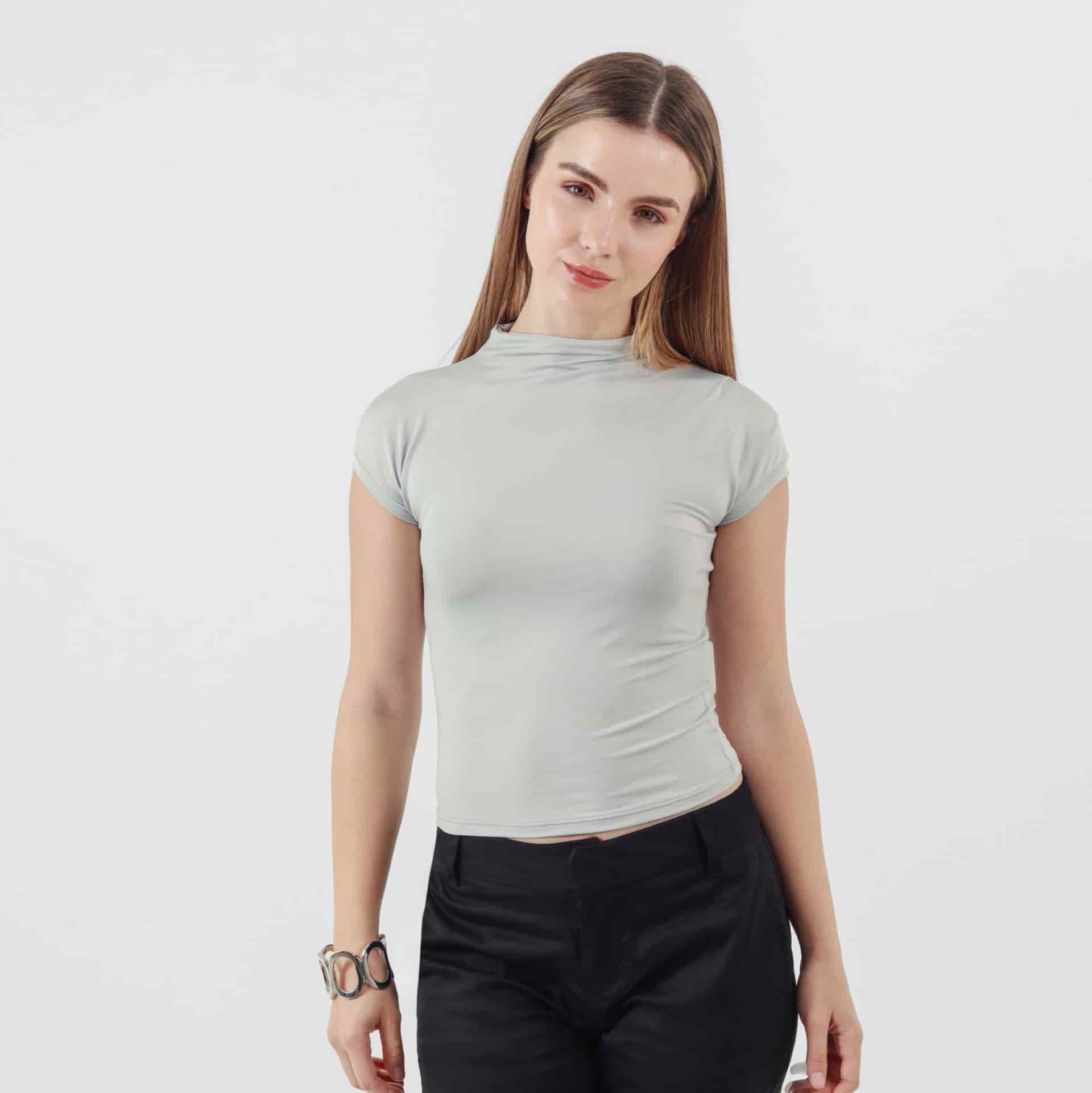 Camiseta básica cuello alto manga sisa rodada - miniatura 2