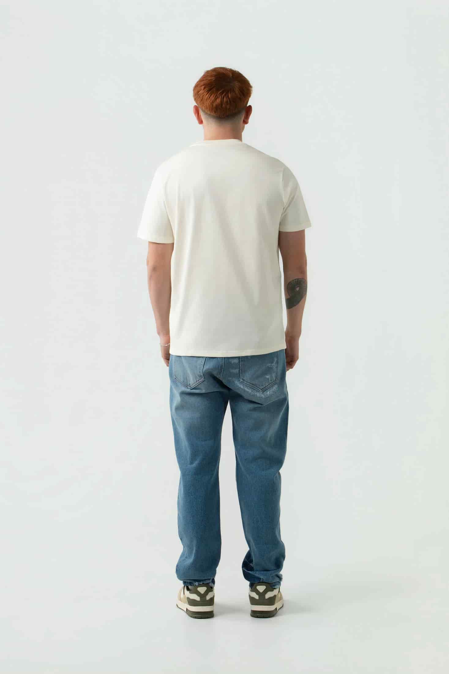 CAMISETA ESPECIAL ESTAMPADO LOCALIZADO COLOR IVORY - miniatura 5