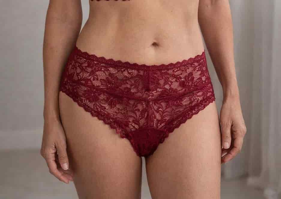 Panty tipo tanga en encaje - miniatura 1