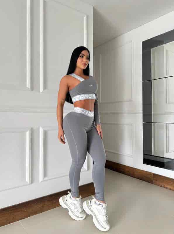 SET NIKE LEGGINS PLATEADO - miniatura 5