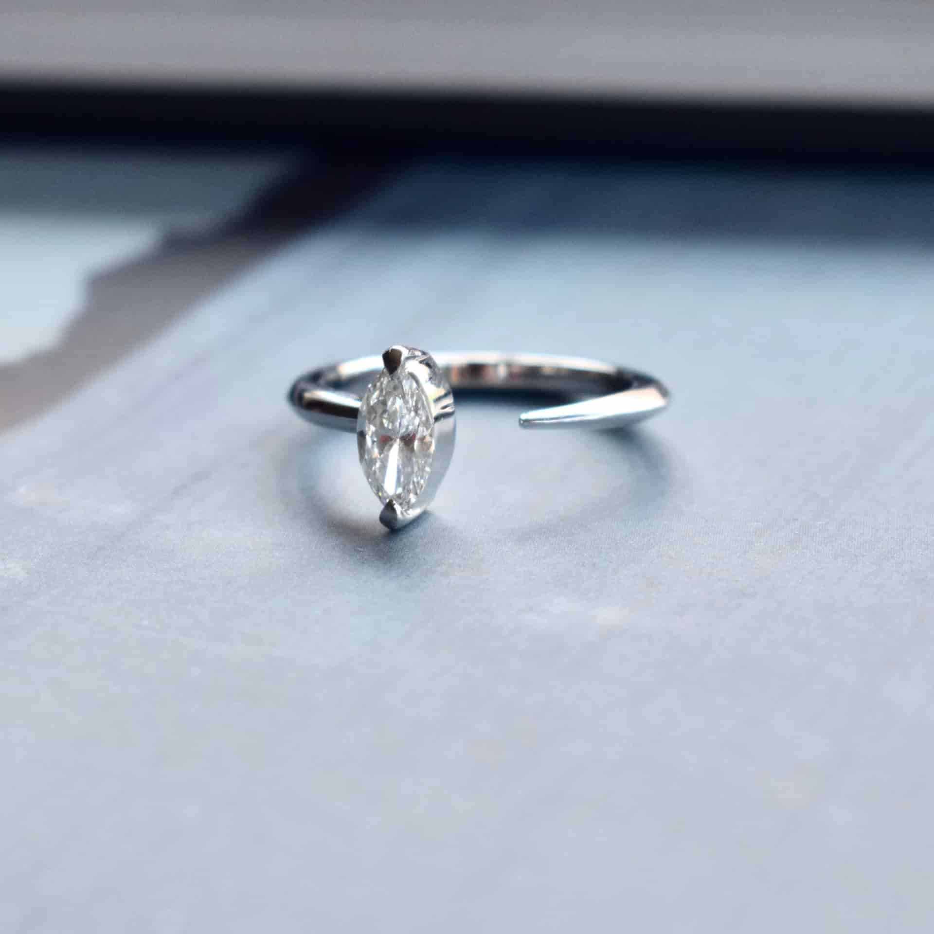 Anillo Eclaire – Diamante Marquis - miniatura 1