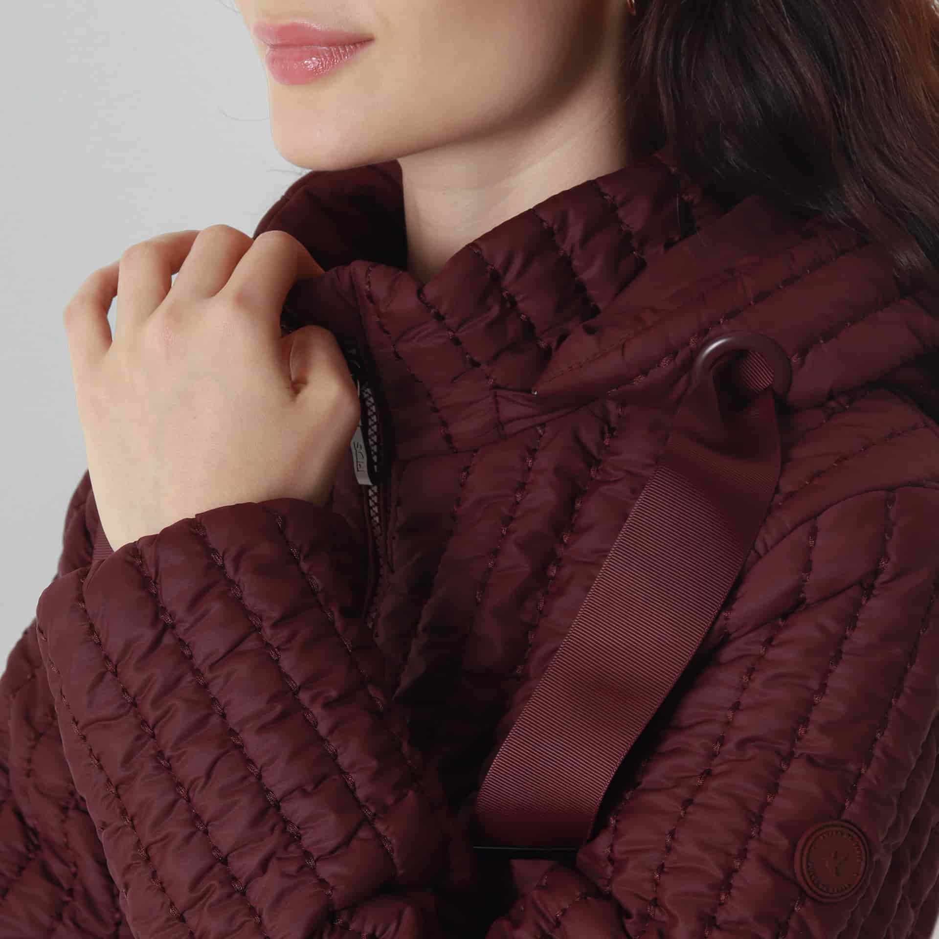 Chaqueta acolchada cuello alto capucha con lazo - miniatura 6