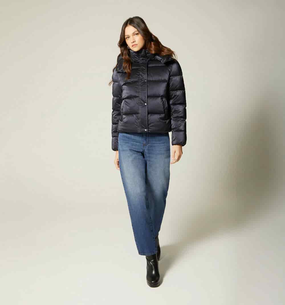 Chaqueta con capucha  acolchada - miniatura 6