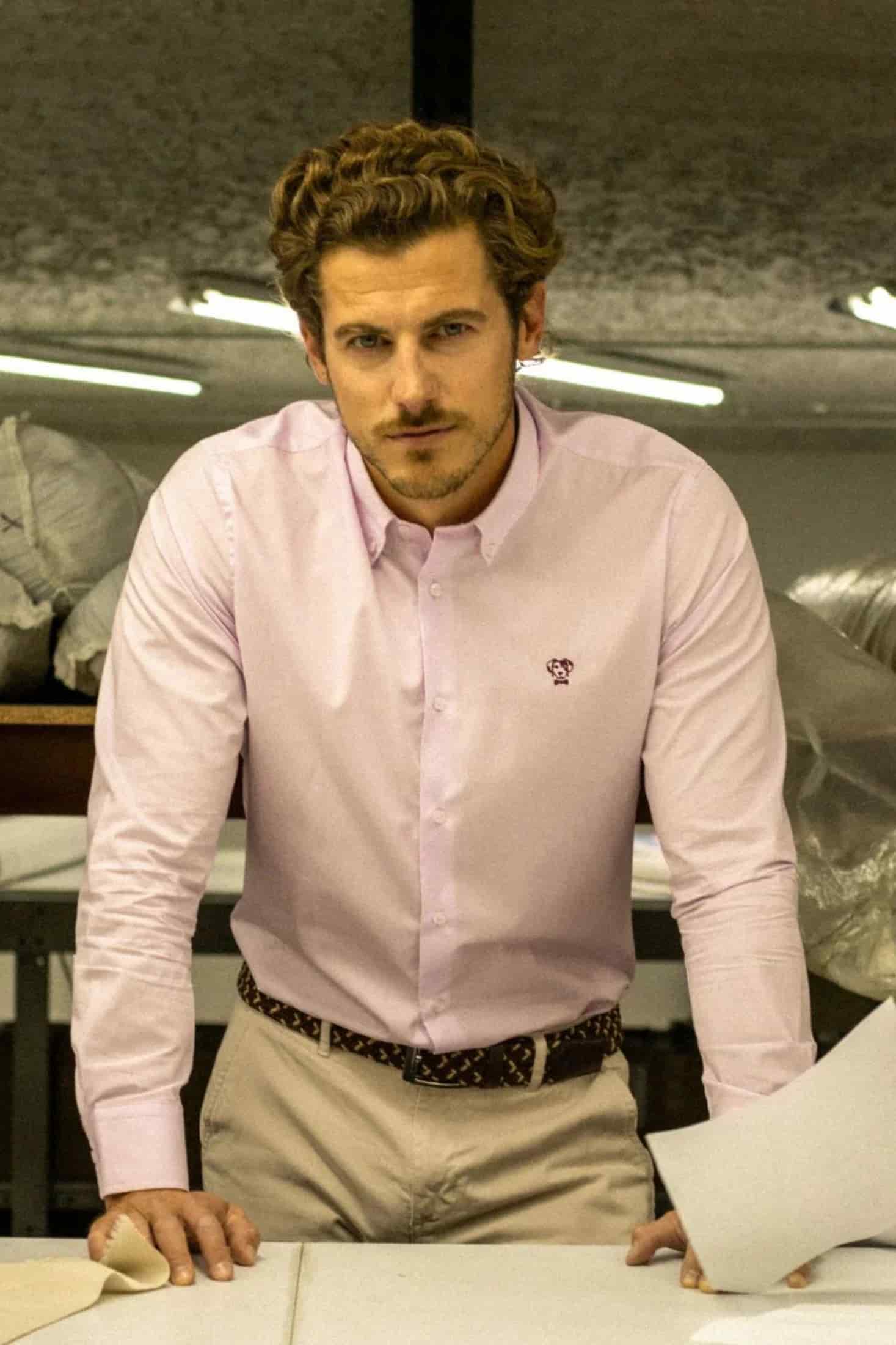 Camisa Antimanchas Popelina Light Pink Logo Burgundy - Talla Regular - miniatura 1