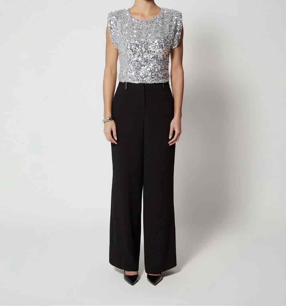 Blusa con hombreras - miniatura 1