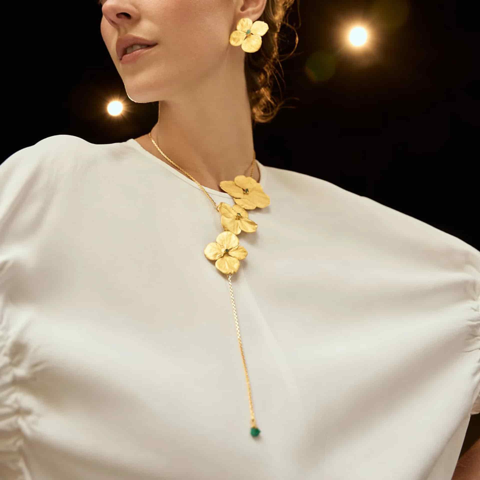 COLLAR TRIPLE HORTENSIA Y ESMERALDA EN BRUTO - miniatura 3