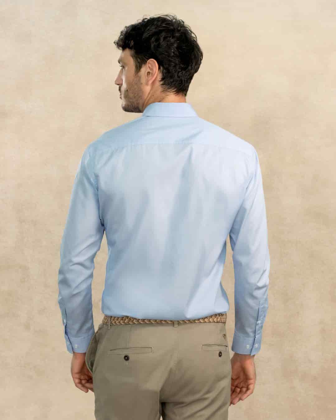 Camisa Antimanchas Popelina Light Blue Con Bolsillo Logo Gris - Talla Regular - miniatura 3