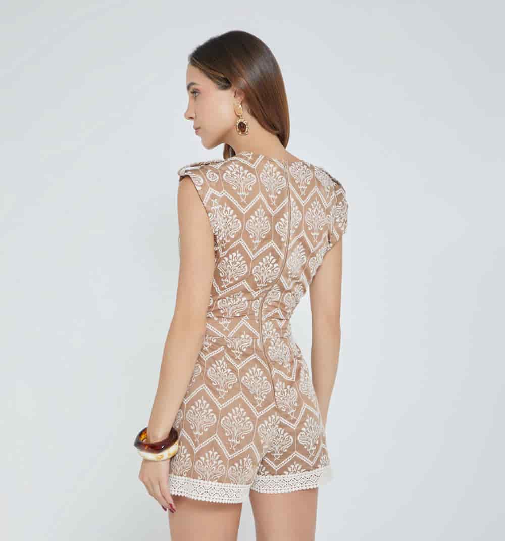 Enterizo short con encaje - miniatura 3