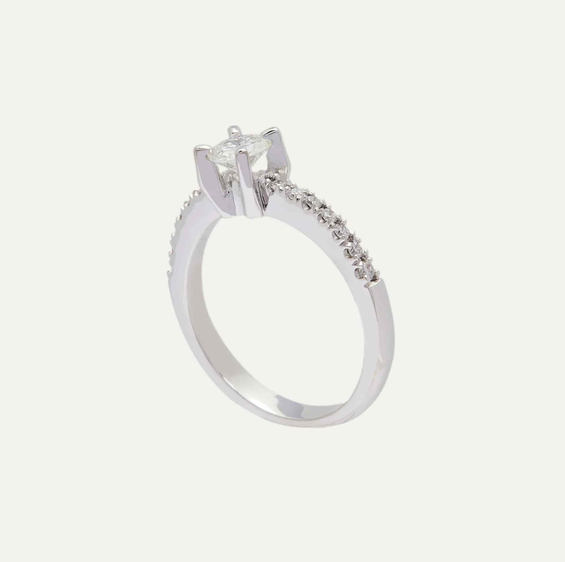 Princess engagement ring - miniatura 4