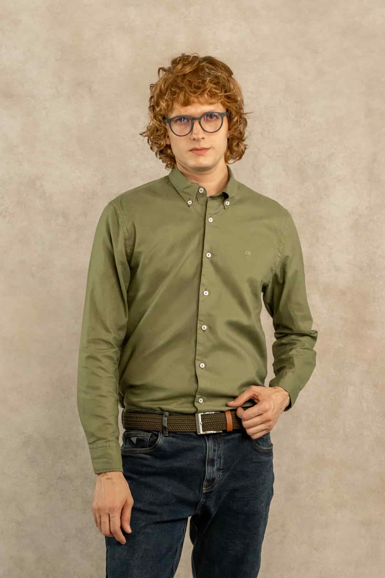 Camisa Antimanchas Oxford Verde Militar - Talla Regular - miniatura 1