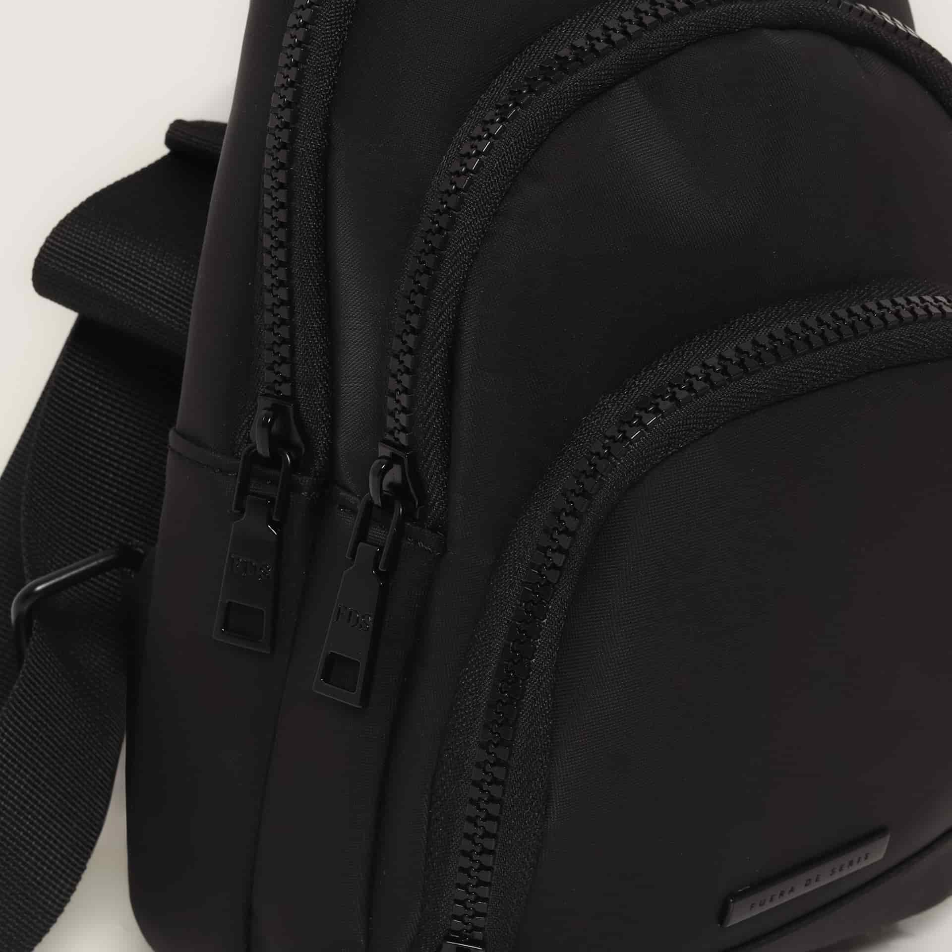 Bolso estilo canguro pequeño - miniatura 4