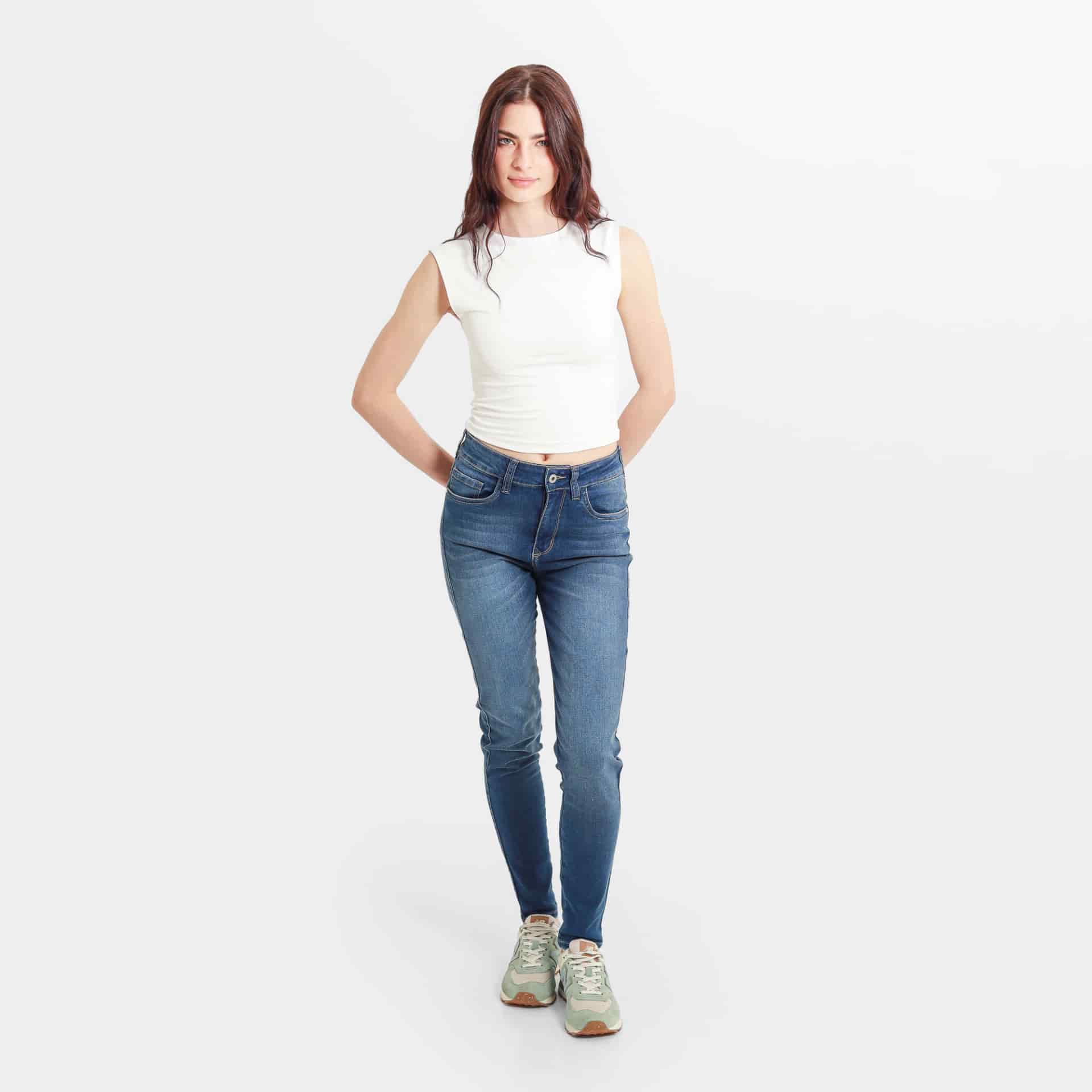Camiseta crop básica cuello redondo manga sisa - miniatura 5