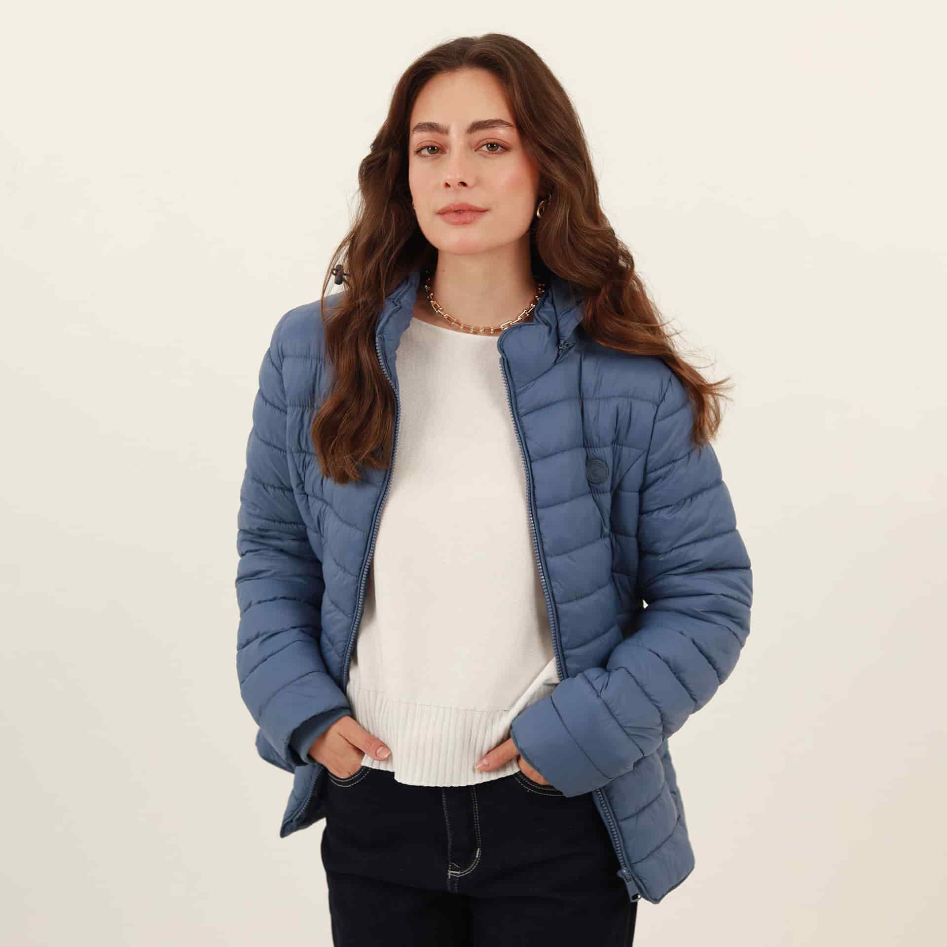 Chaqueta acolchada básica cuello alto con capucha - miniatura 22