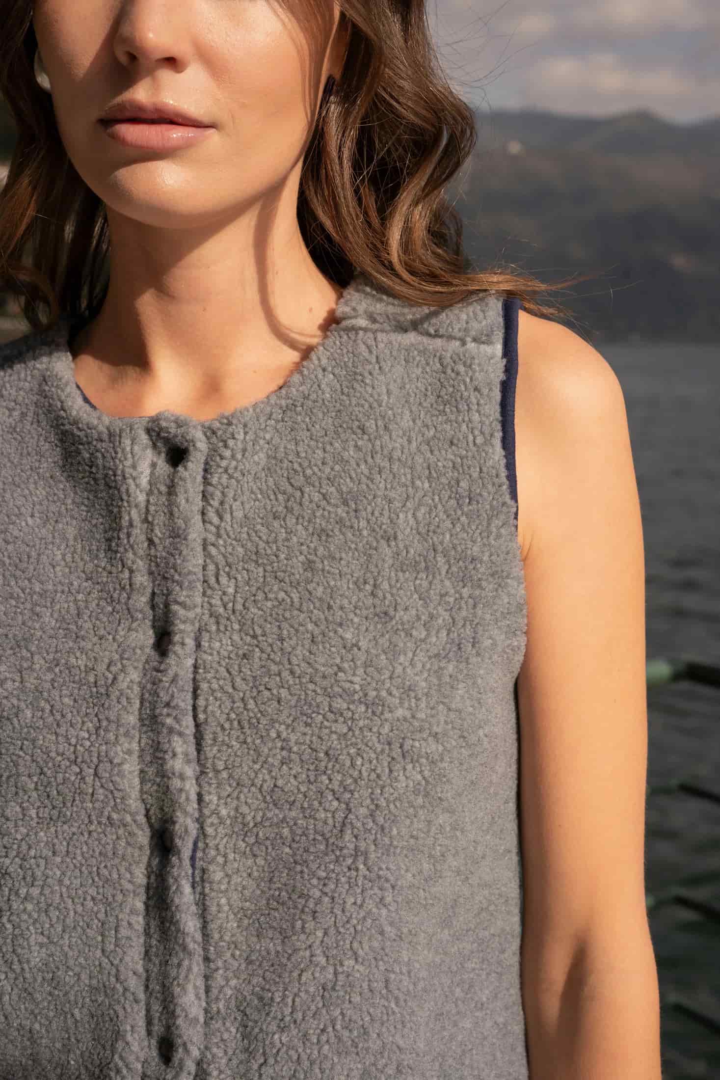 Chaleco Polar Mujer Reversible Gris - miniatura 3