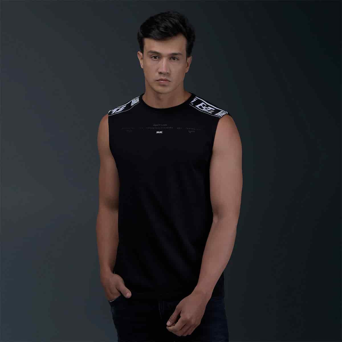 Camiseta Manga Sisa Negra - miniatura 1