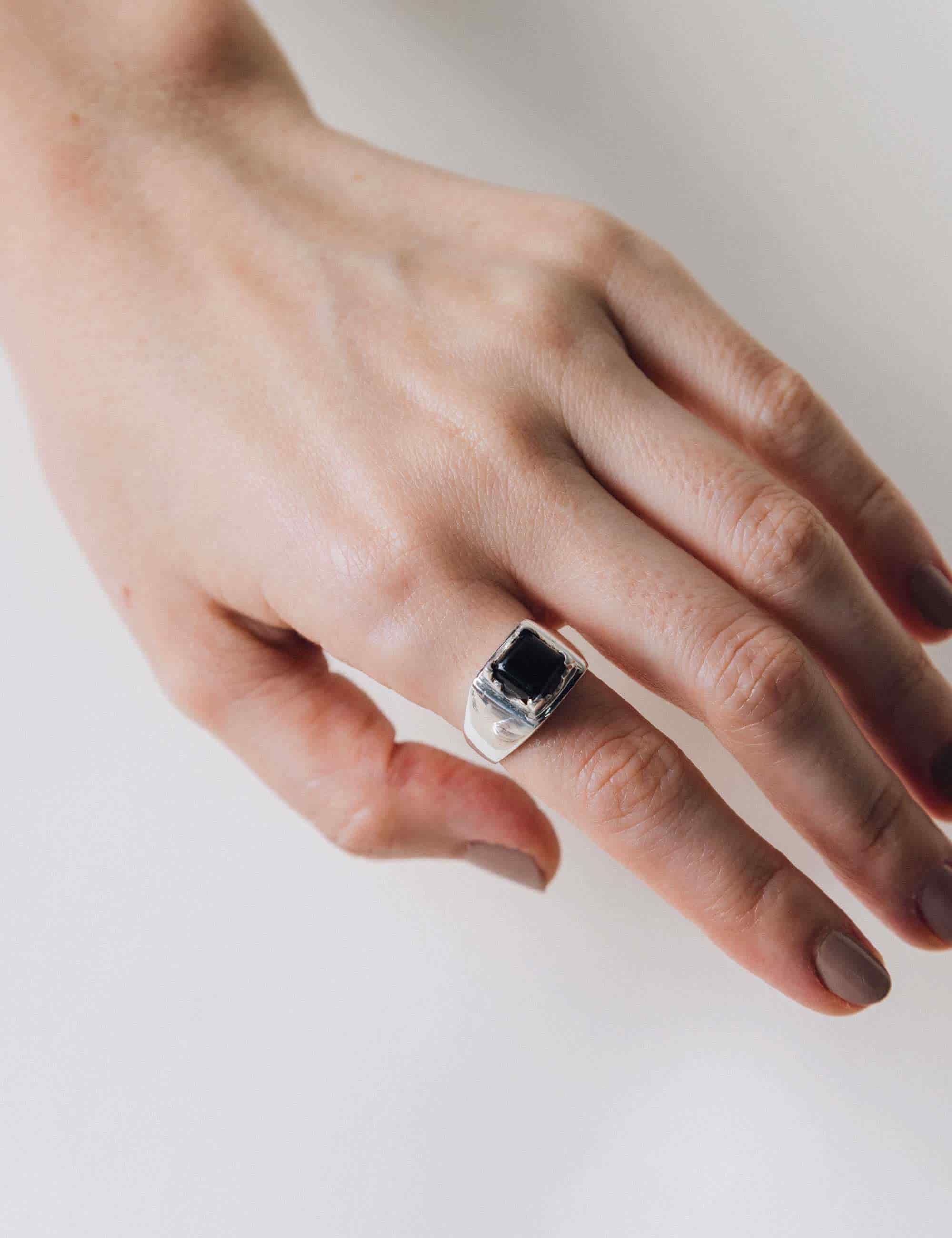 Anillo Punto Cadeneta Ónix - miniatura 2