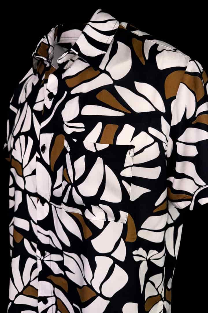 Camisa negra hojas - miniatura 3