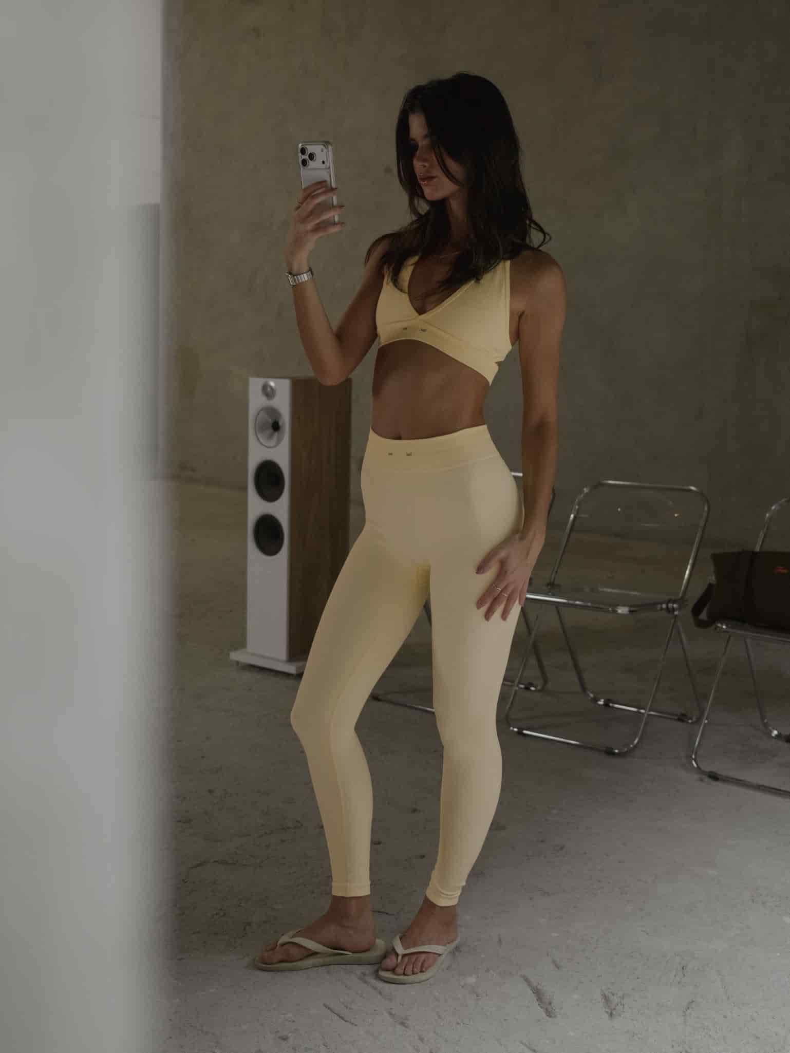 WIRED LINES SEAMLESS LEGGINGS - YELLOW UNDERTONE - miniatura 2