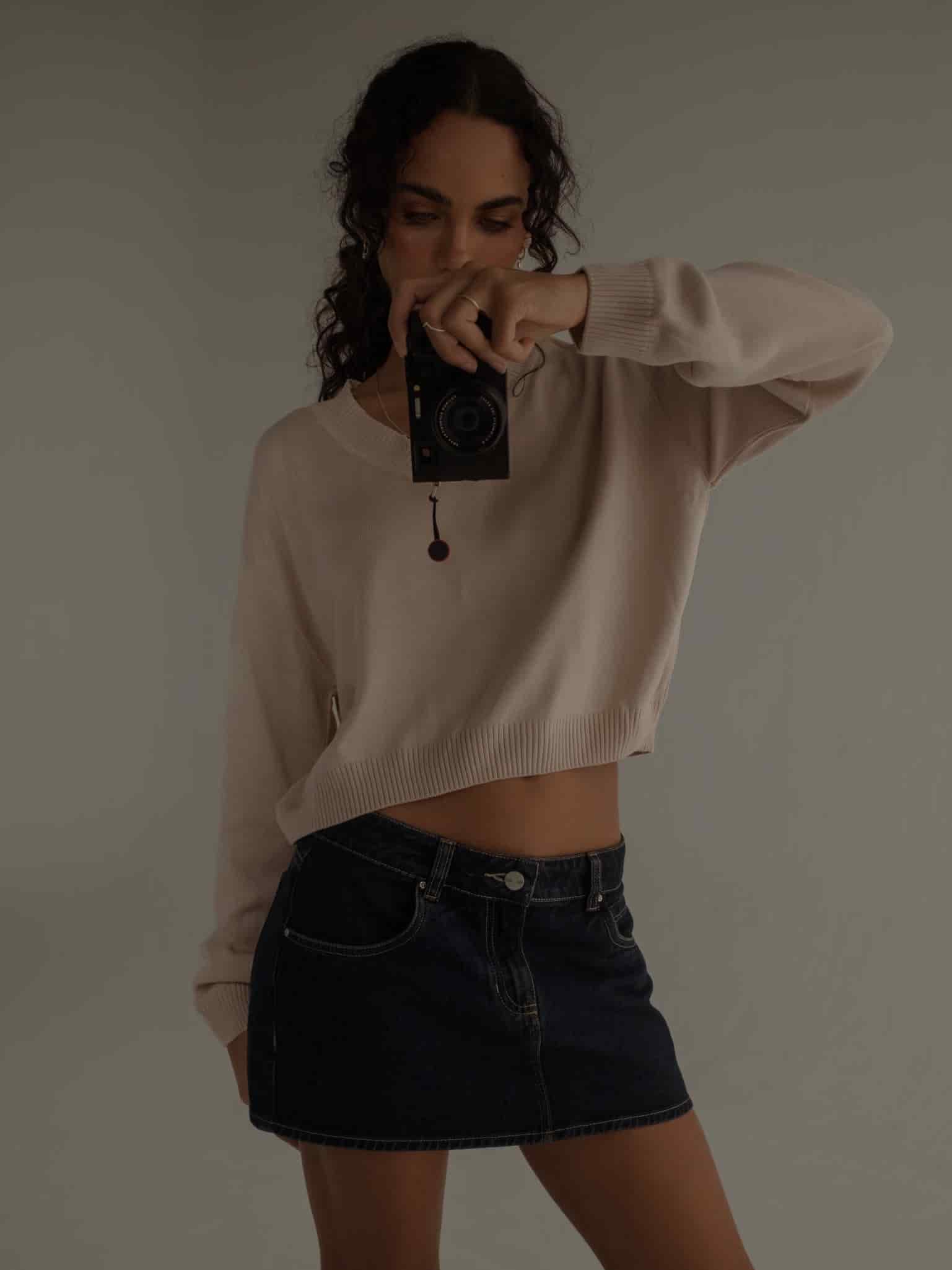 ONE HALF V-NECK KNIT SWEATER - NATURAL COTTON - miniatura 2