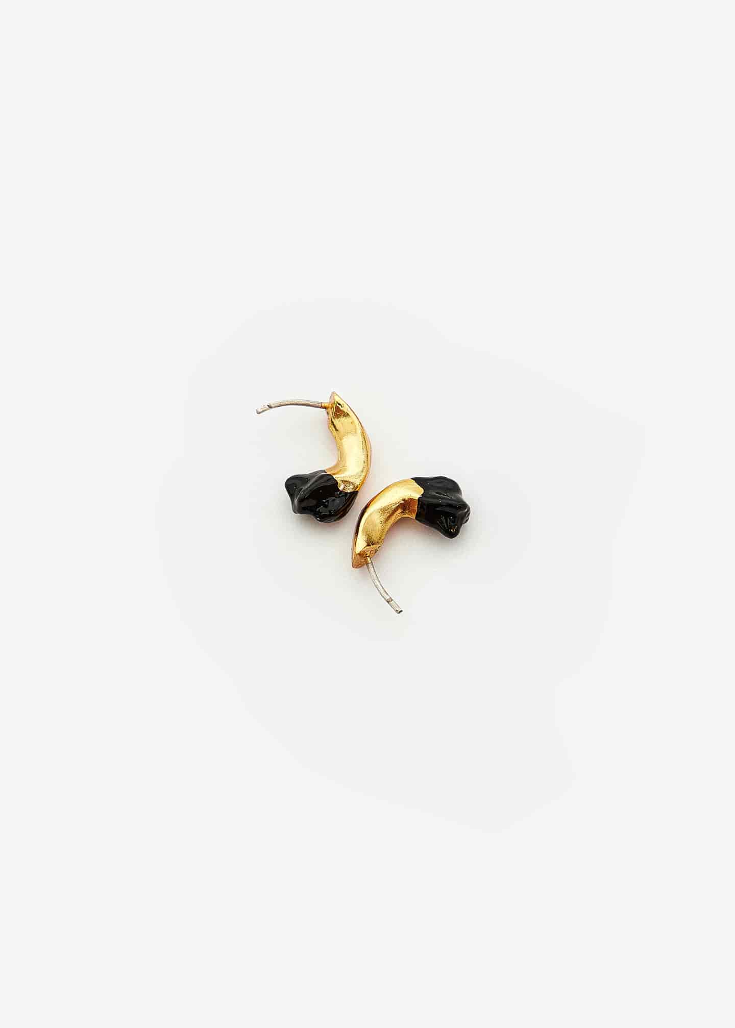 Mini Petal Curve Stud Negro - miniatura 1