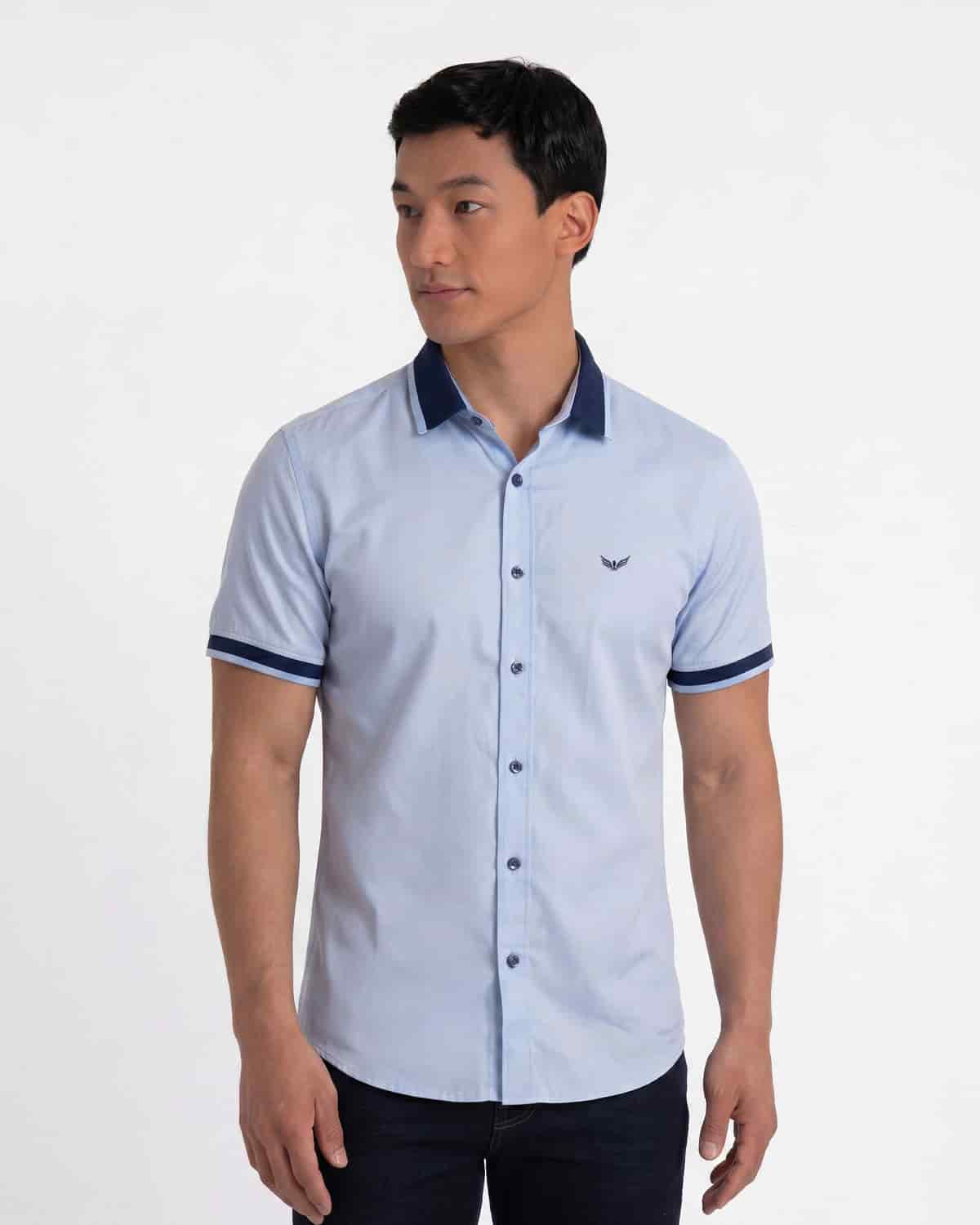 Camisa slim celeste manga corta para hombre - miniatura 2