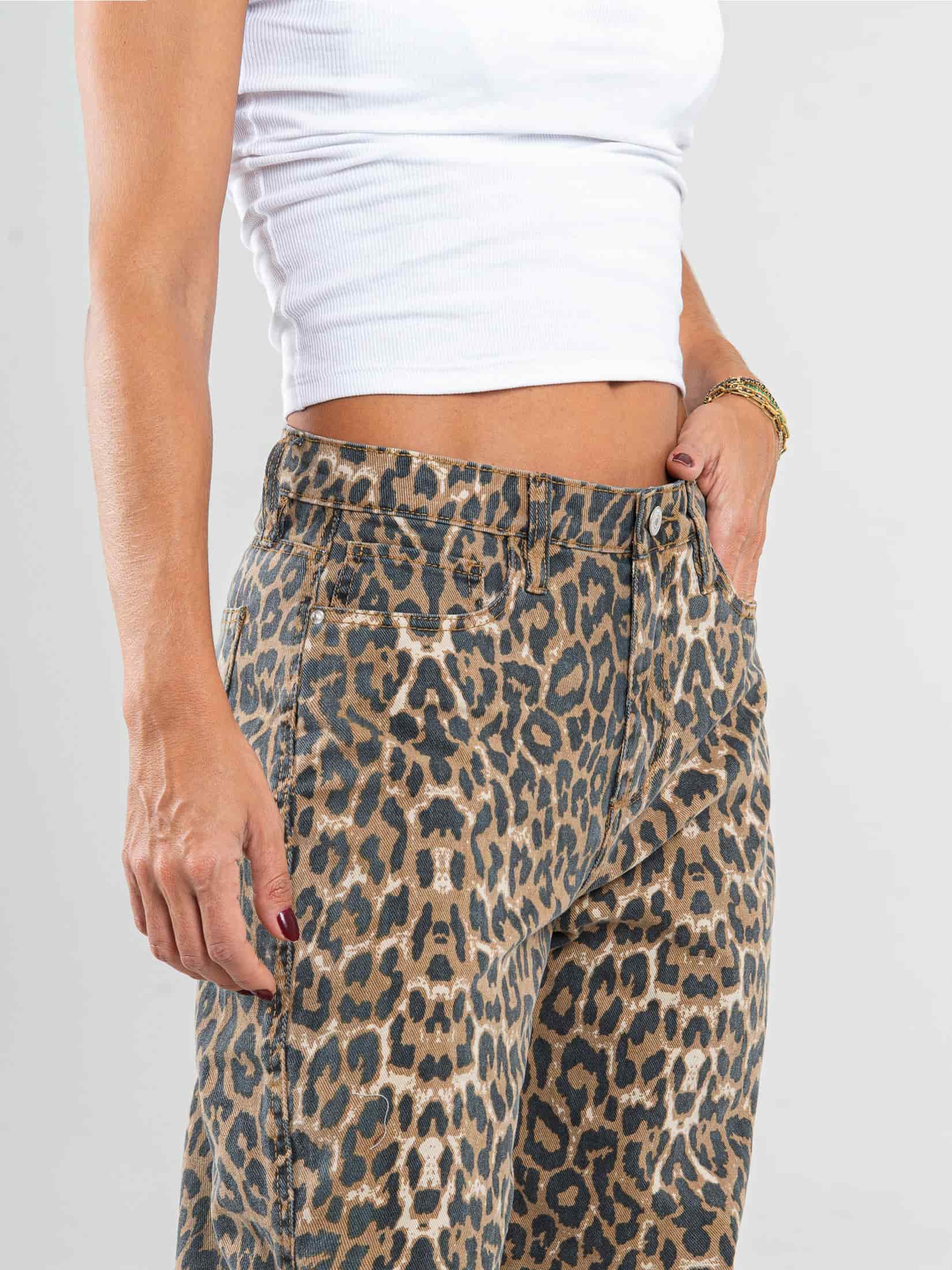 Ref: 0620197 Pantalón wide leg, rígido, tiro alto, corte en costado, estampado animal print. - miniatura 4