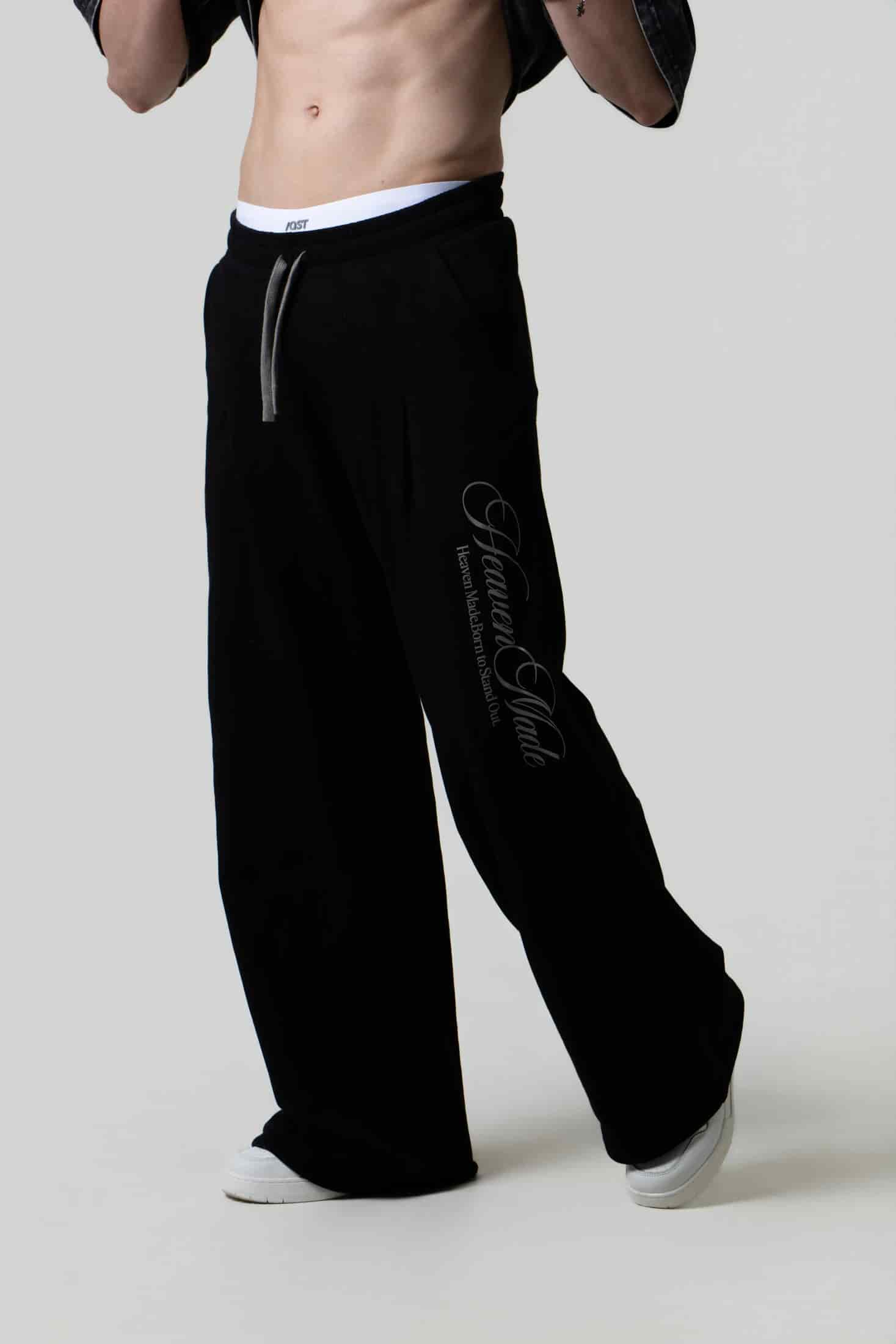 PANTALON SUDADERA COLOR NEGRO - miniatura 2
