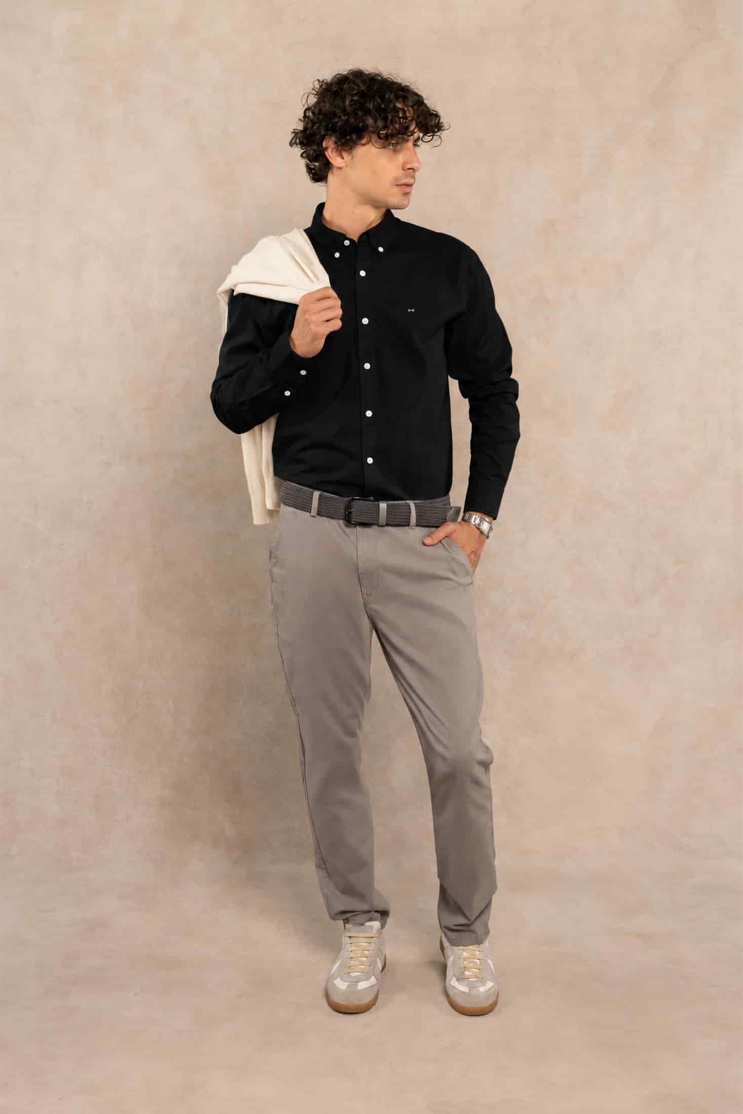 Camisa Antimanchas Popelina Negro Logo Gris Claro - Talla Regular - miniatura 2