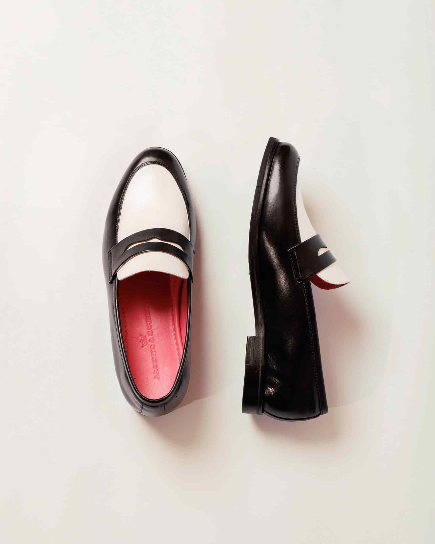 Mocasín Alessa Negro-Blanco Suela Clásica - miniatura 3