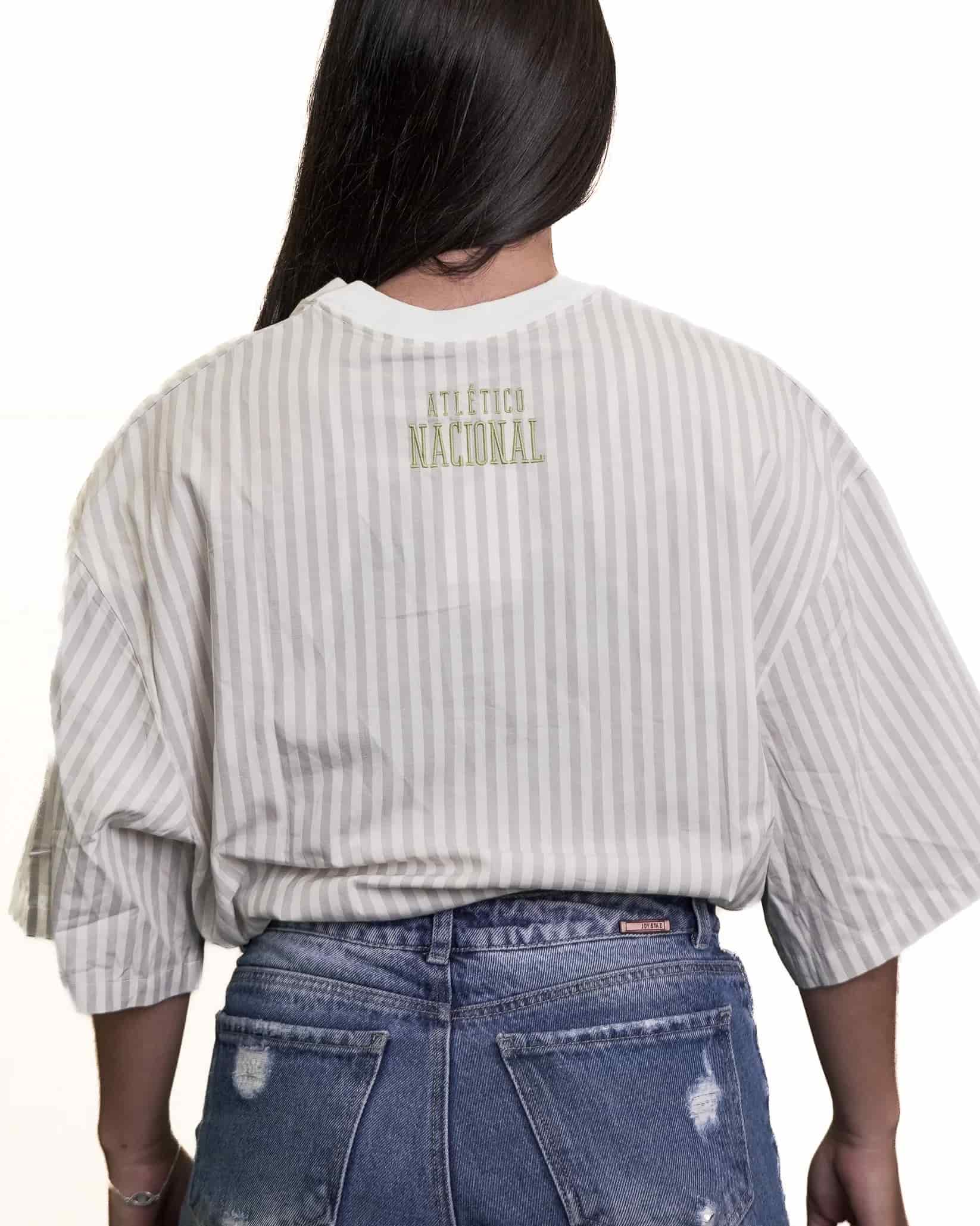 CAMISA BLANCA  RAYAS MUJER  NIKE - miniatura 11