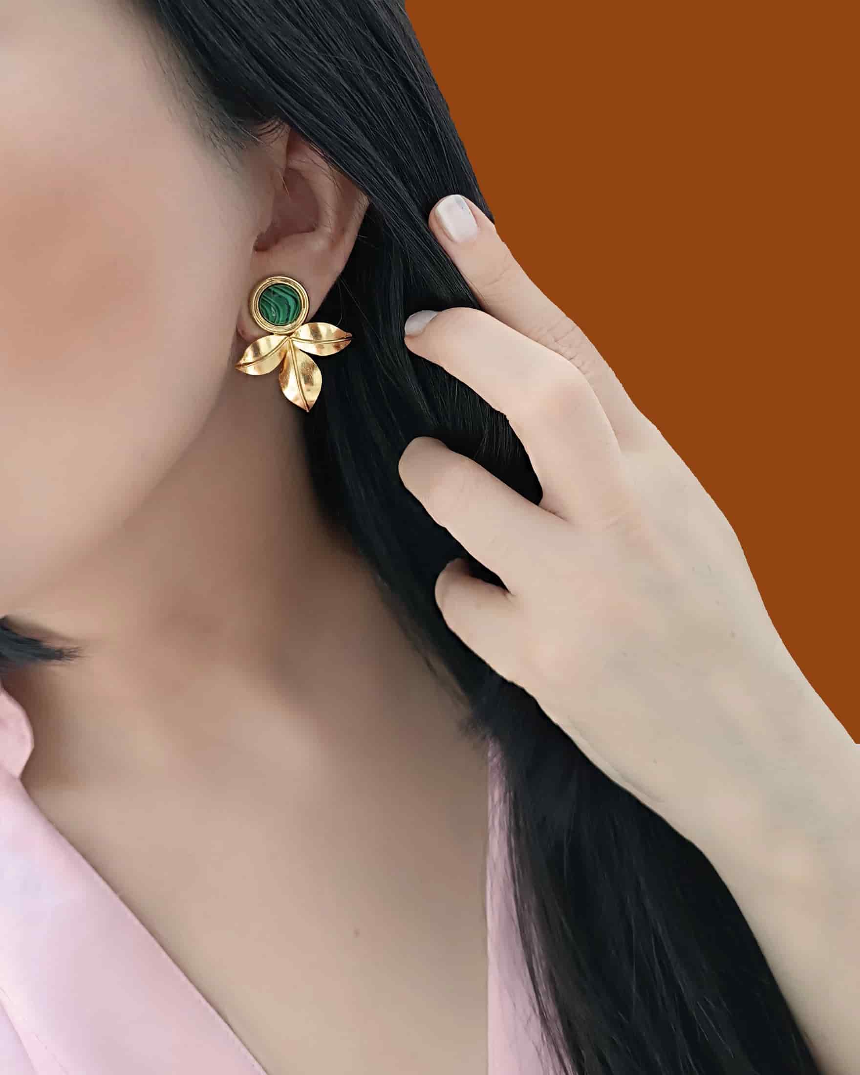 Aretes topos tres pétalos Andi piedra Malaquita - miniatura 2