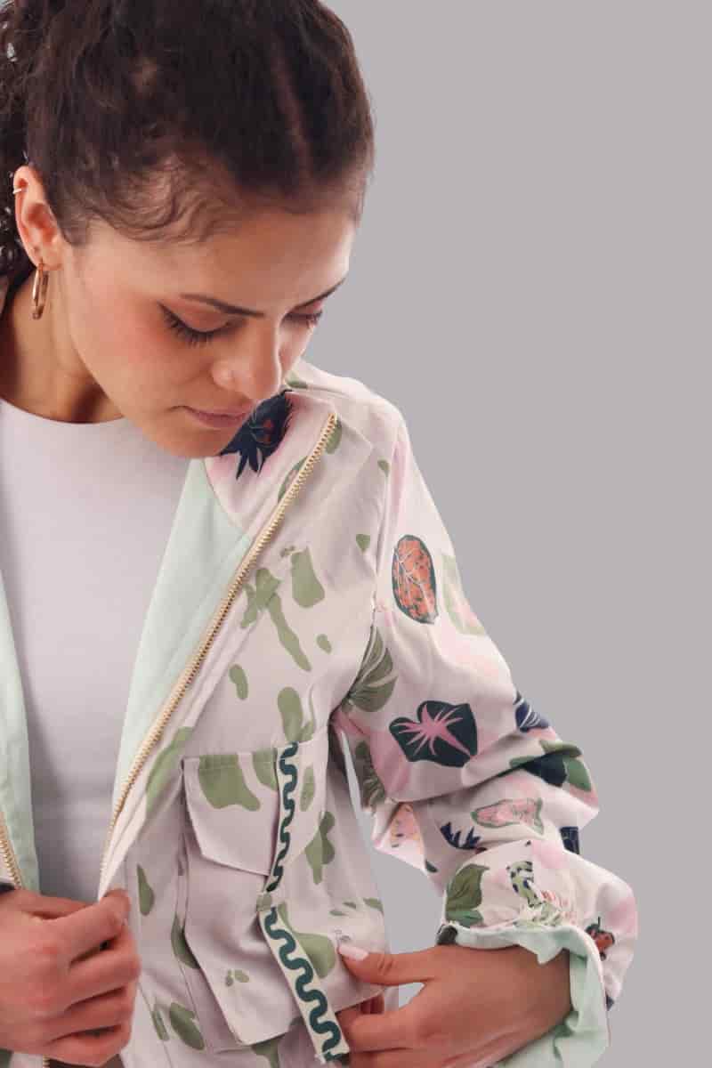 Chaqueta corta estampada  Orquídea Clara - miniatura 4