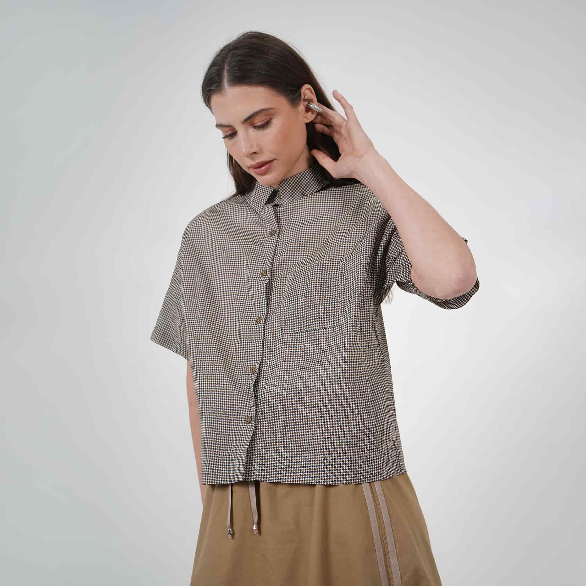 Blusa de cuadros cuello camisero manga corta con estampado Live - miniatura 1